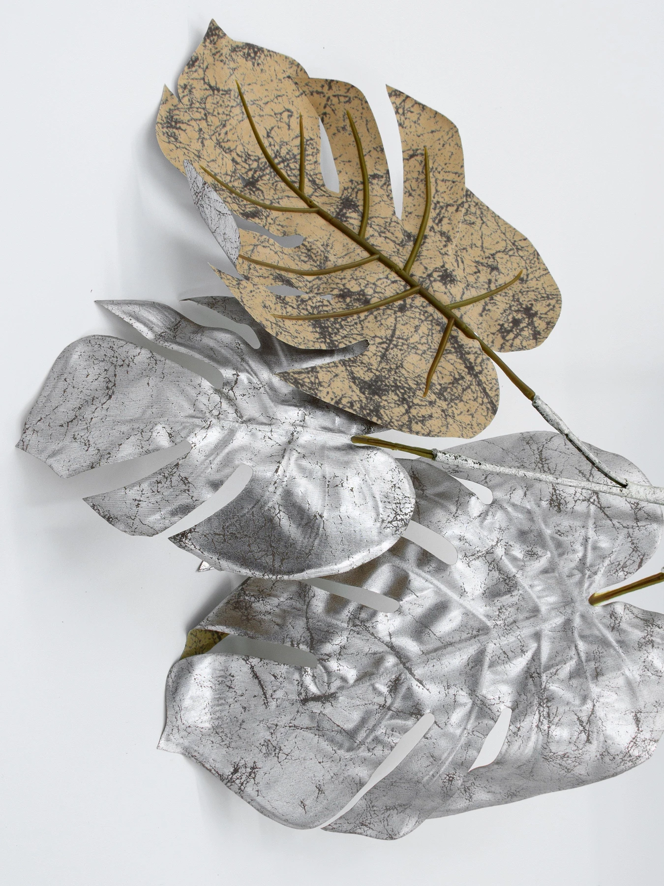 Искусственная ветка "Monstera", платина Engard модель TW-21 Искусственная ветка "Monstera", платина Engard модель TW-21 Фото
