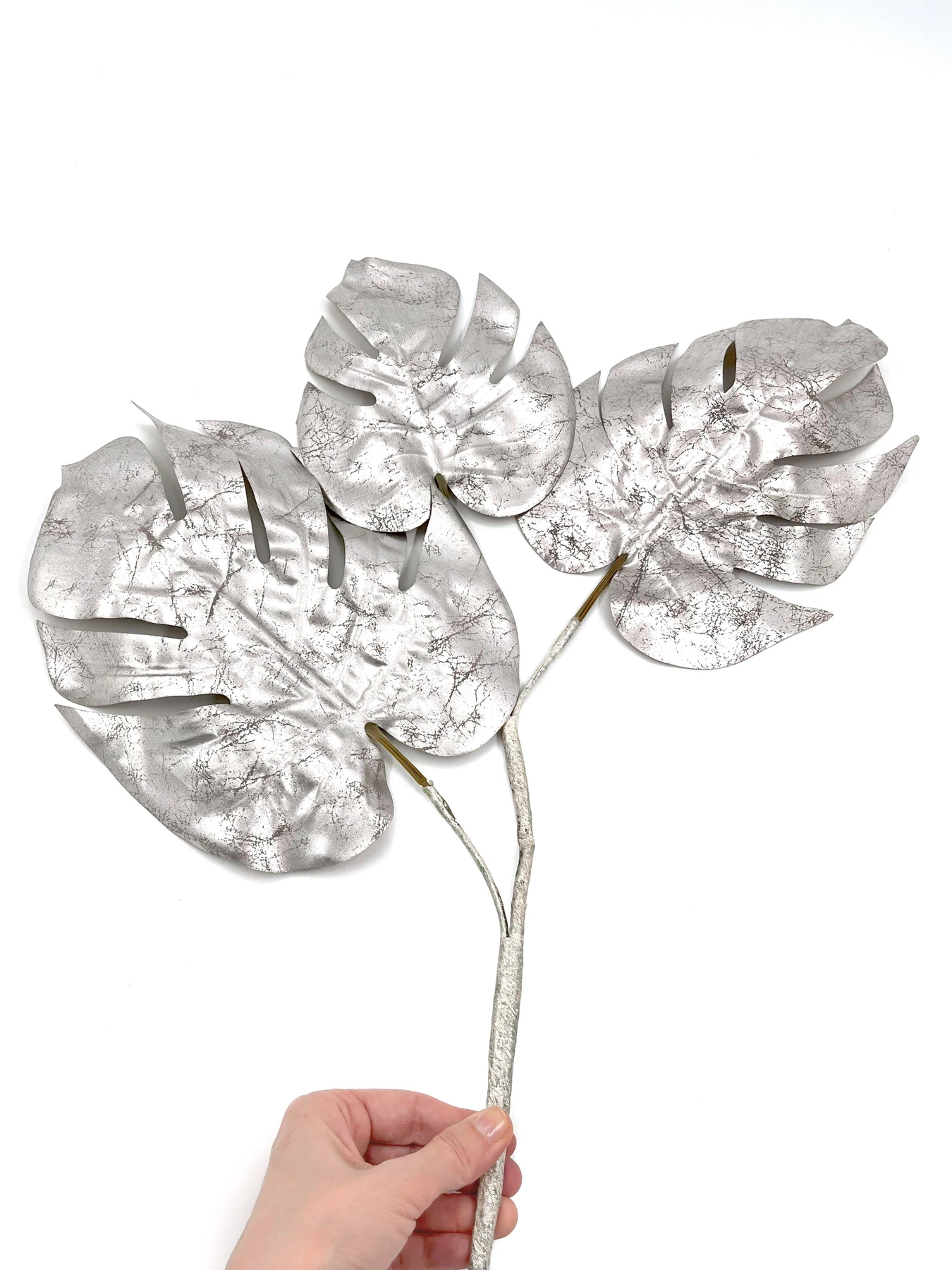 Искусственная ветка "Monstera", платина Engard модель TW-21 Искусственная ветка "Monstera", платина Engard модель TW-21 Фото