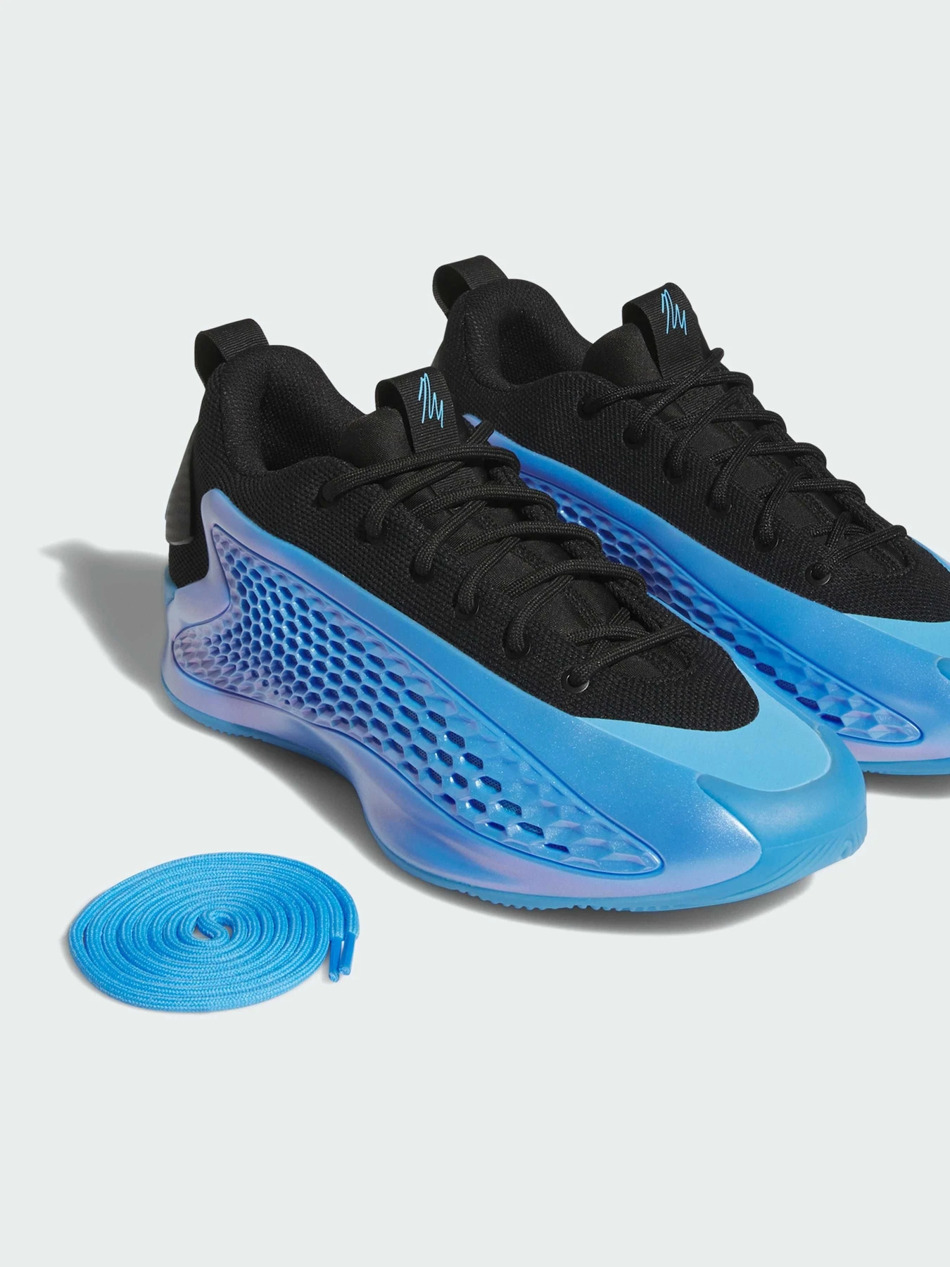 Кроссовки Adidas модель JQ6139 Кроссовки Adidas модель JQ6139 Фото