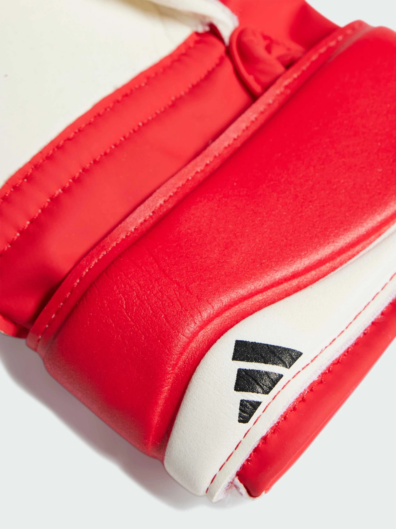 Перчатки для спорта Adidas Predator модель JH3809 Перчатки для спорта Adidas Predator модель JH3809 Фото