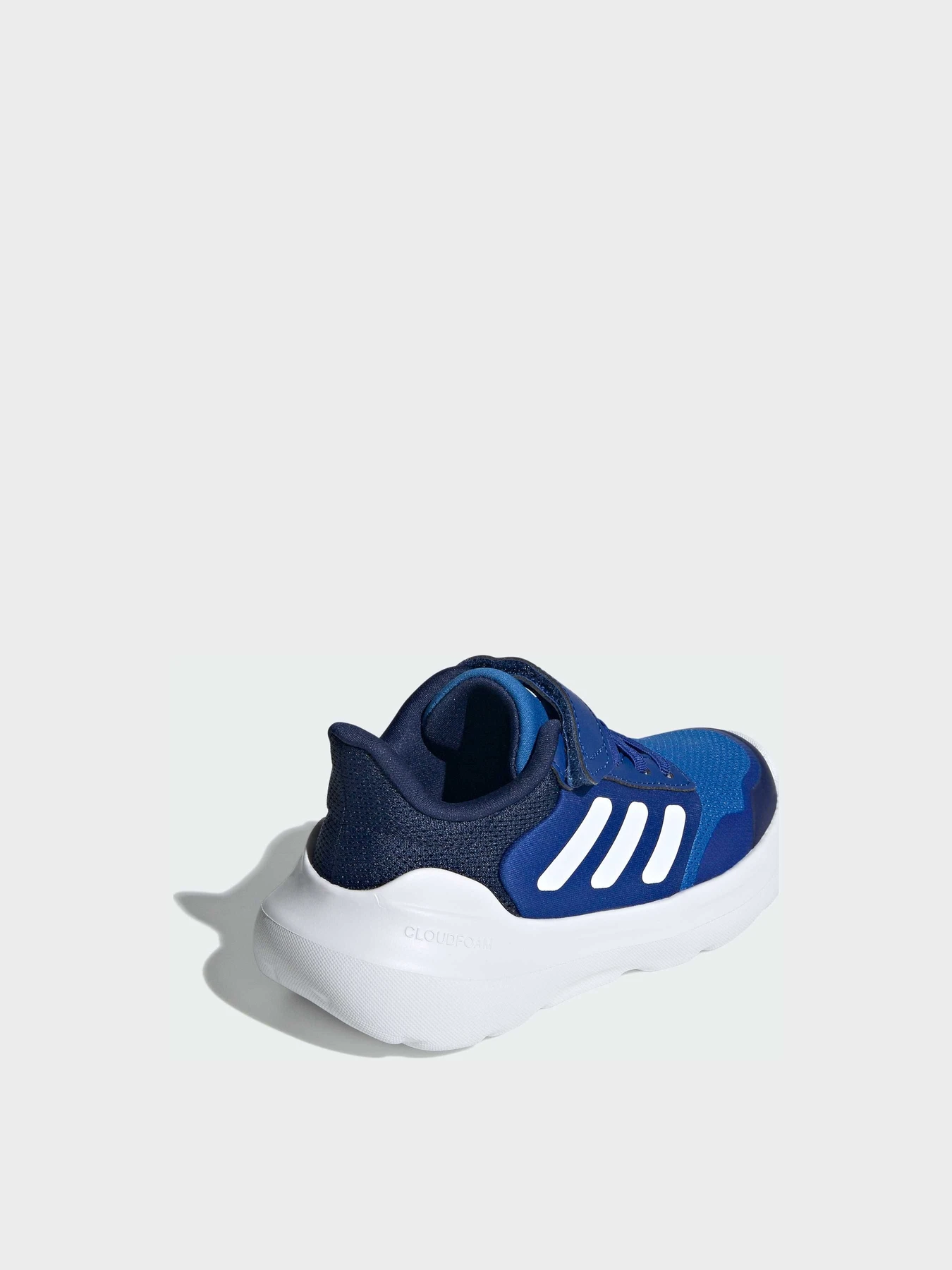Кроссовки Adidas модель IE5989 Кроссовки Adidas модель IE5989 Фото