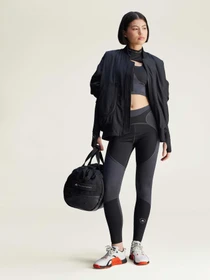 Куртки та дублянки Adidas модель JF8466 Фото