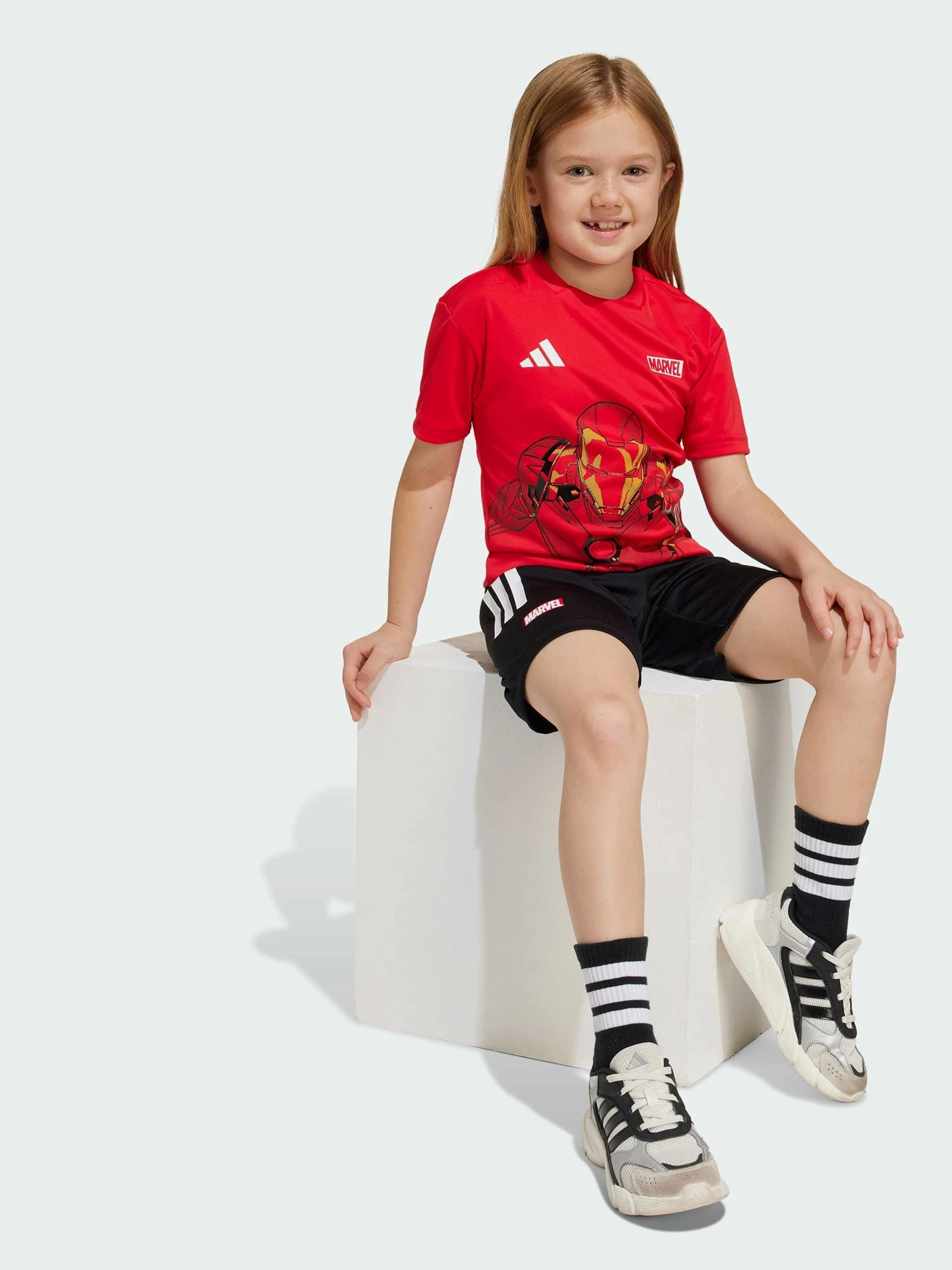 Костюмы Adidas Marvel модель JF3656 Костюмы Adidas Marvel модель JF3656 Фото