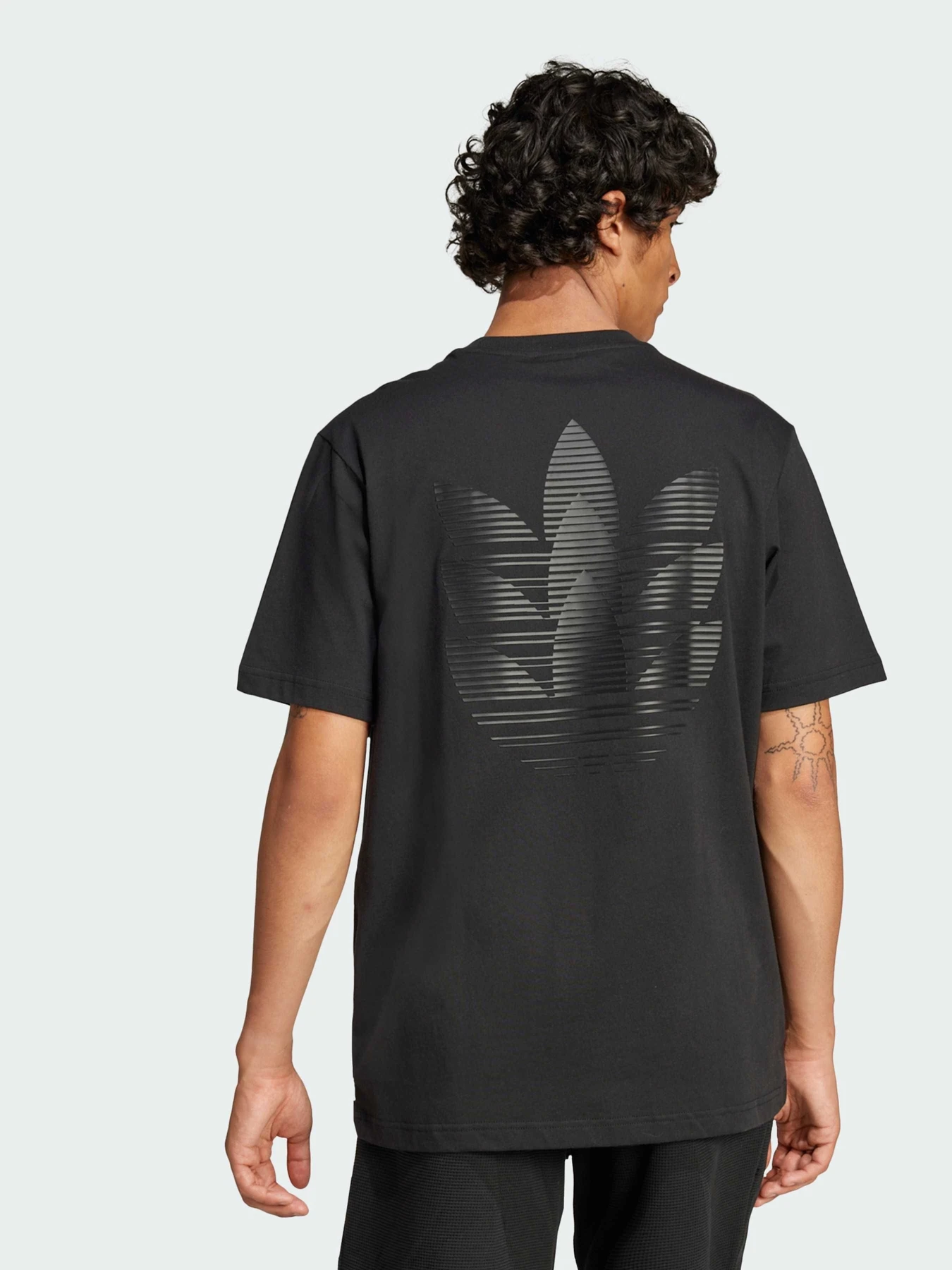 Футболки і поло Adidas Graphics модель JP0193 Футболки і поло Adidas Graphics модель JP0193 Фото