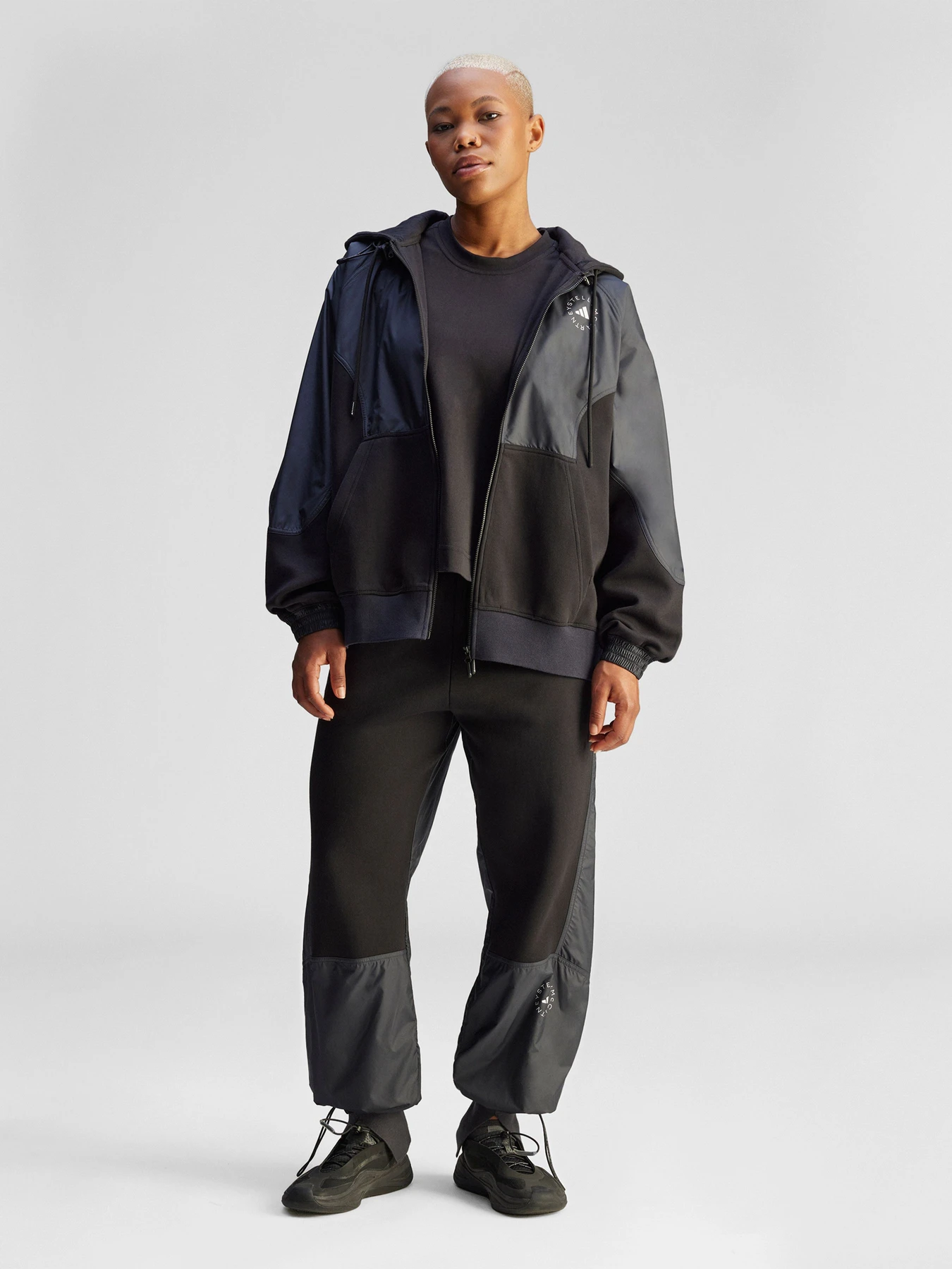 Брюки Adidas модель JG5782 Брюки Adidas модель JG5782 Фото