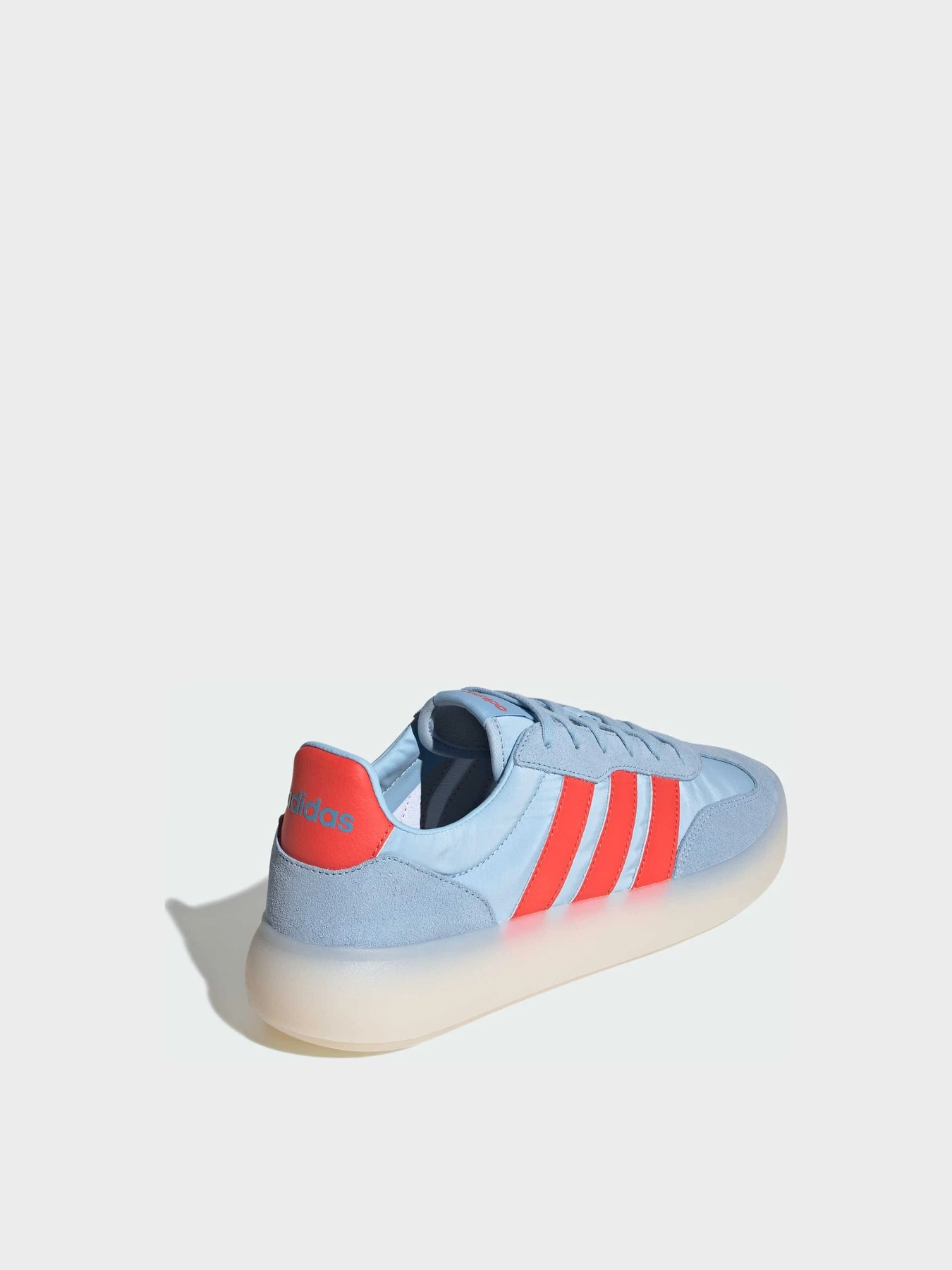 Кроссовки Adidas модель IH1238 Кроссовки Adidas модель IH1238 Фото