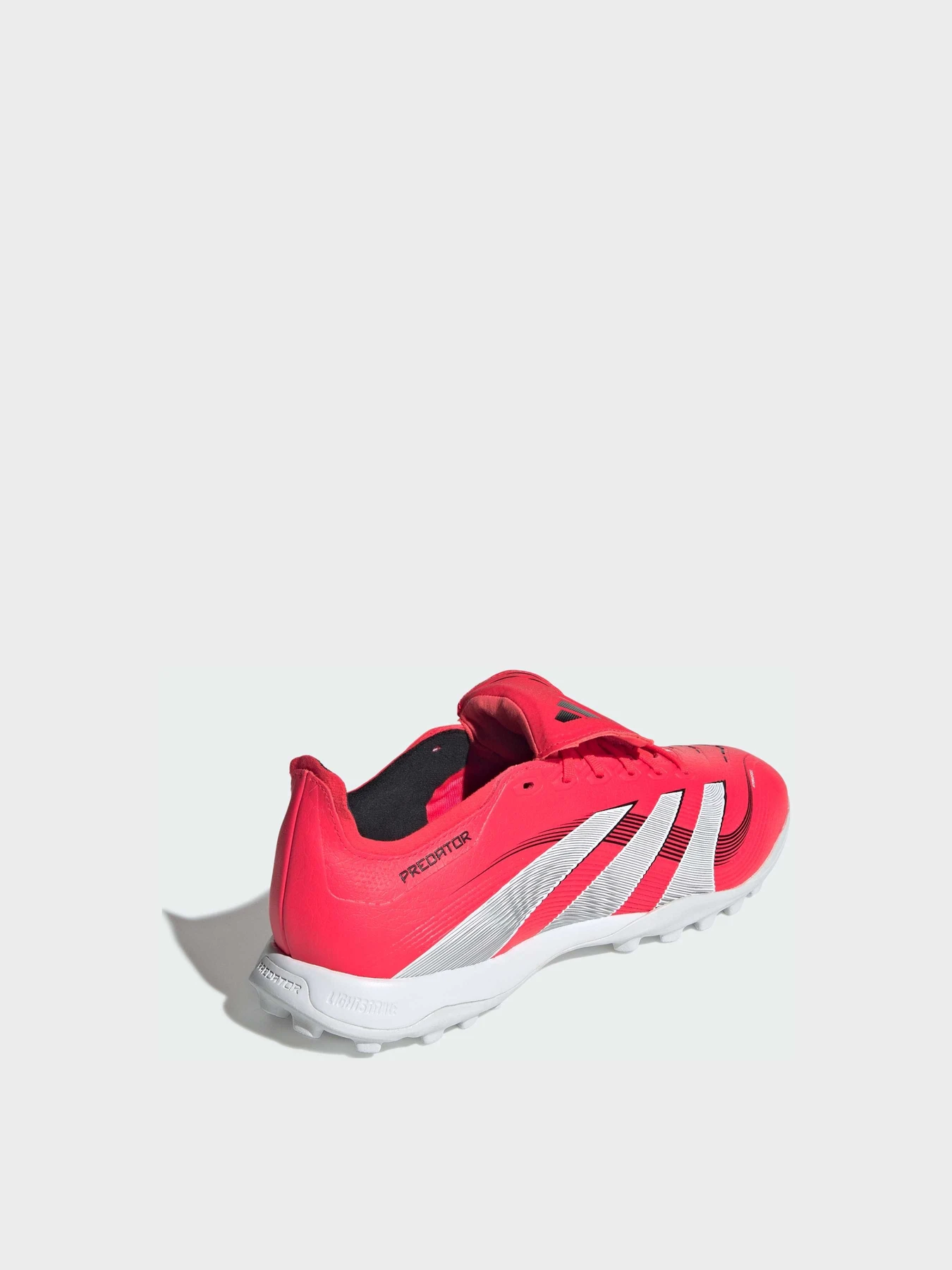 Кроссовки Adidas Predator модель JS0384 Кроссовки Adidas Predator модель JS0384 Фото