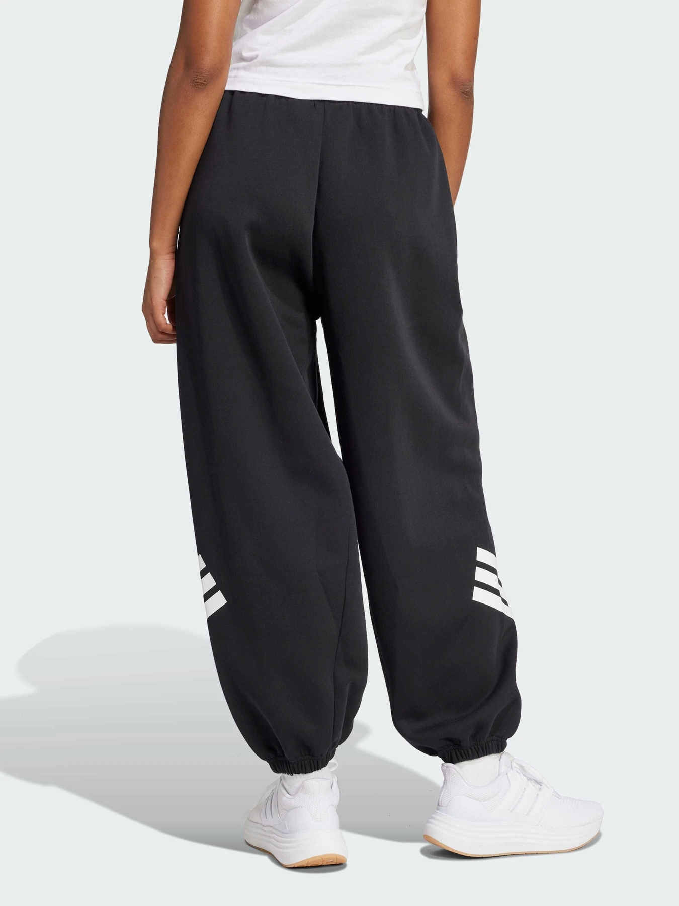 Брюки Adidas 3 Stripes модель JE0141 Фото