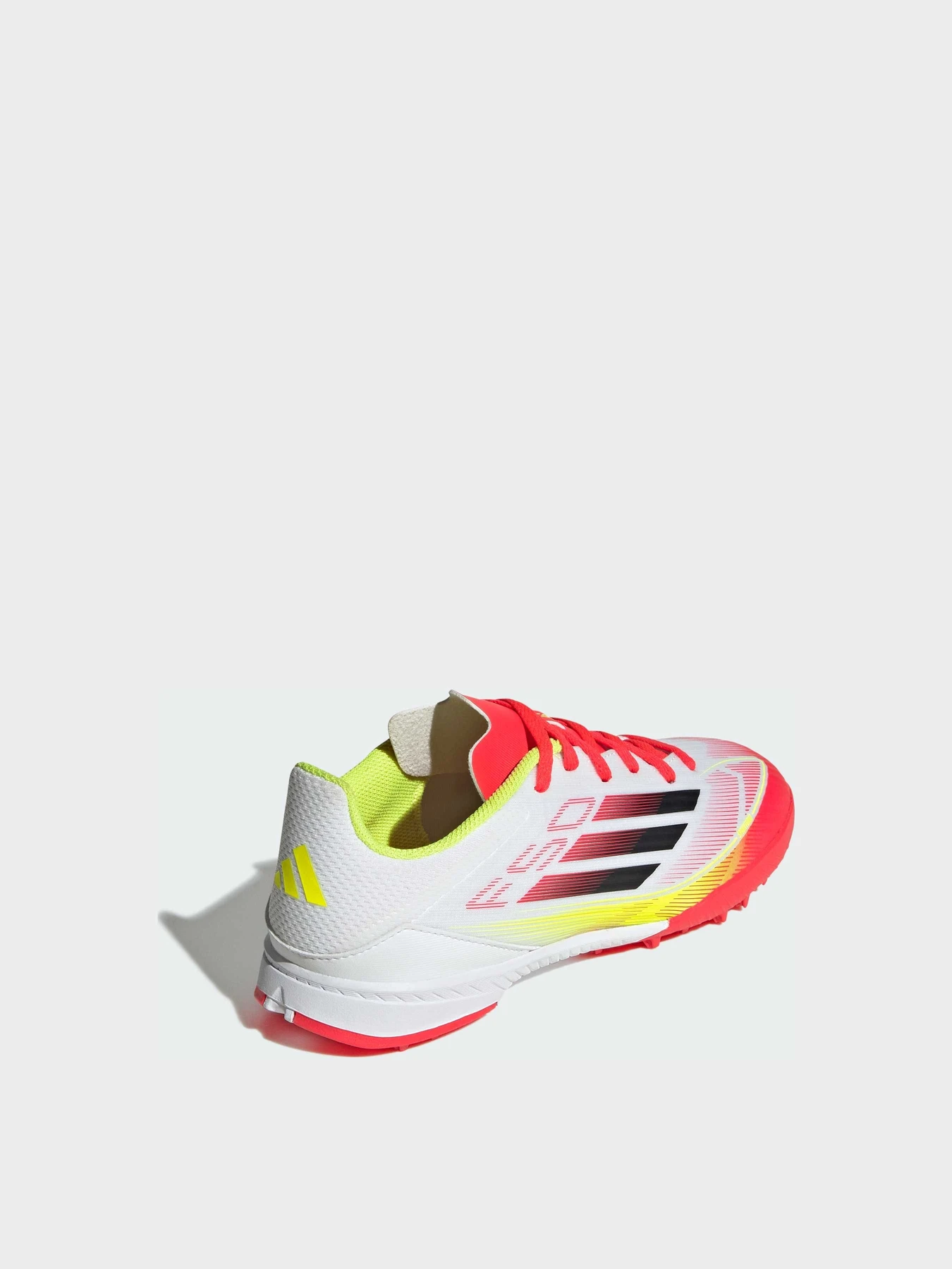 Кроссовки Adidas модель IE3753 Кроссовки Adidas модель IE3753 Фото