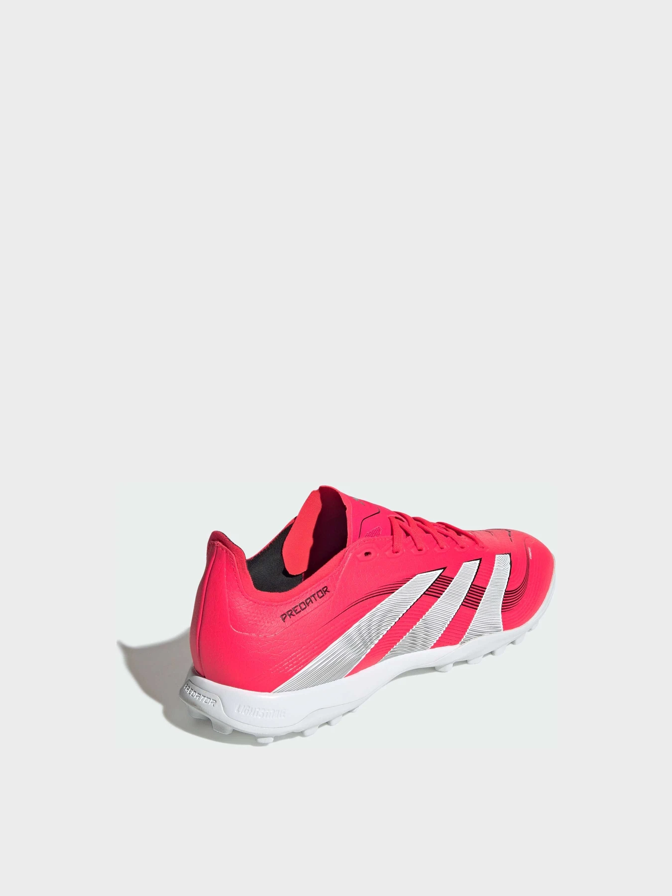 Кроссовки Adidas Predator модель ID3769 Кроссовки Adidas Predator модель ID3769 Фото