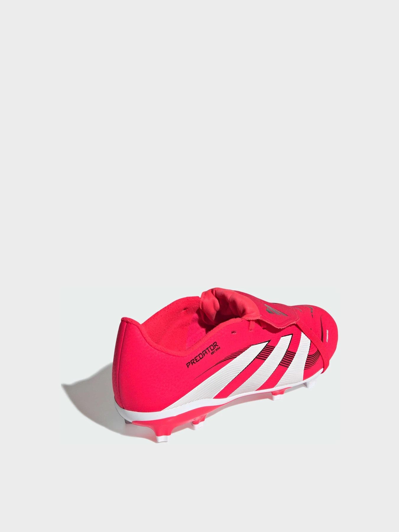 Кроссовки Adidas Predator модель ID3830 Кроссовки Adidas Predator модель ID3830 Фото