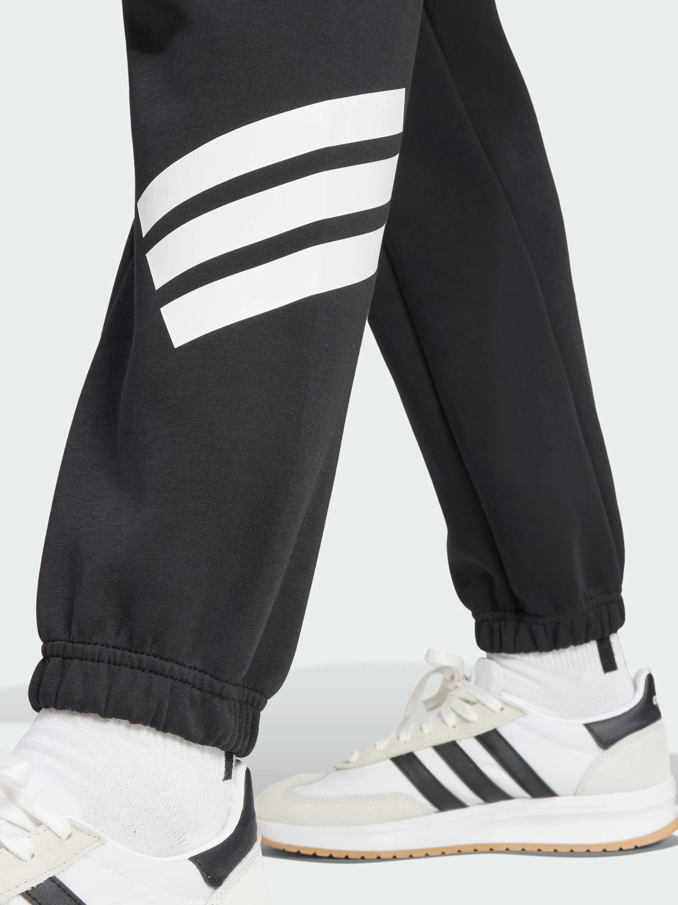 Брюки Adidas 3 Stripes модель JC5454 Фото