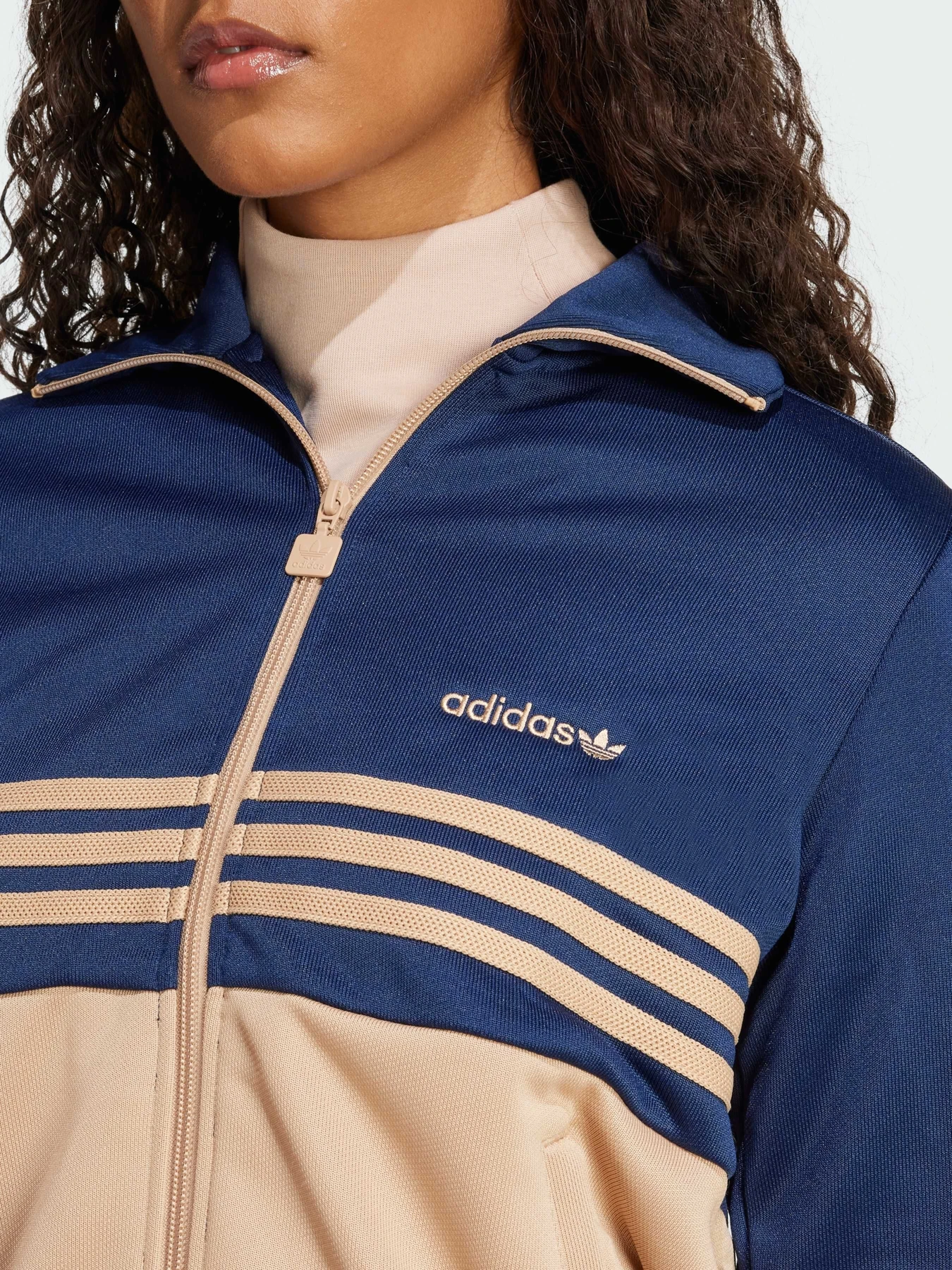 Худи и свитшоты Adidas 3 Stripes модель JD0988 Фото