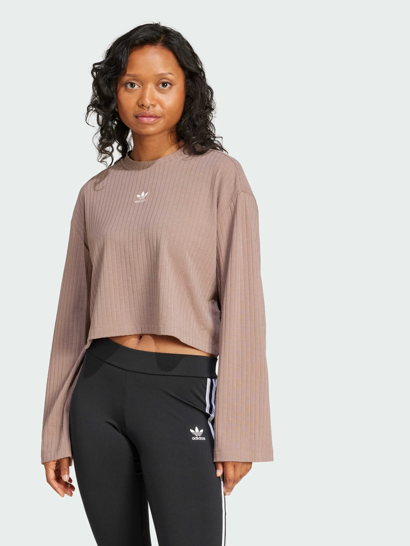 Худи и свитшоты Adidas модель JD5120 Худи и свитшоты Adidas модель JD5120 Фото