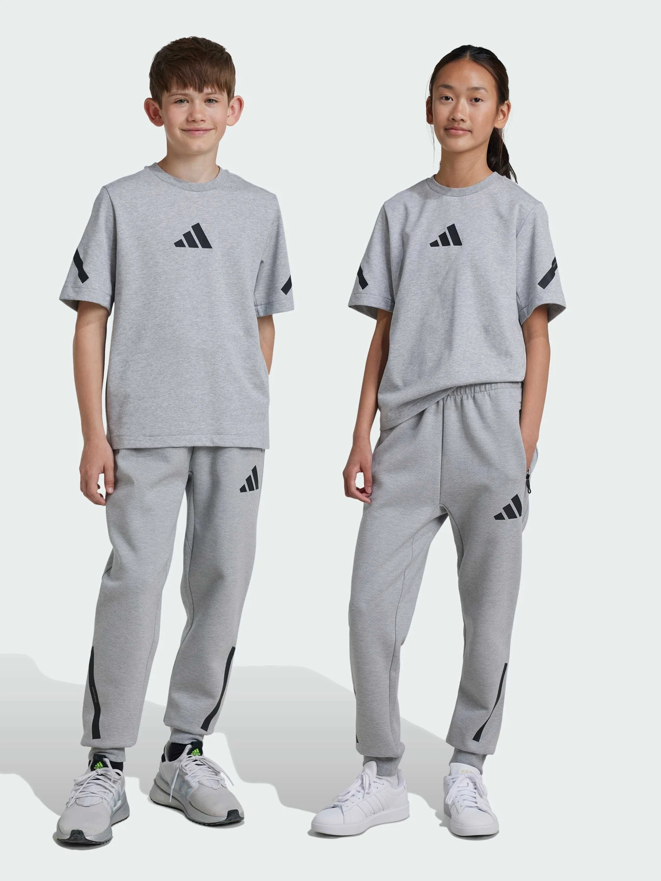 Брюки Adidas ZNE модель JI7543 Брюки Adidas ZNE модель JI7543 Фото