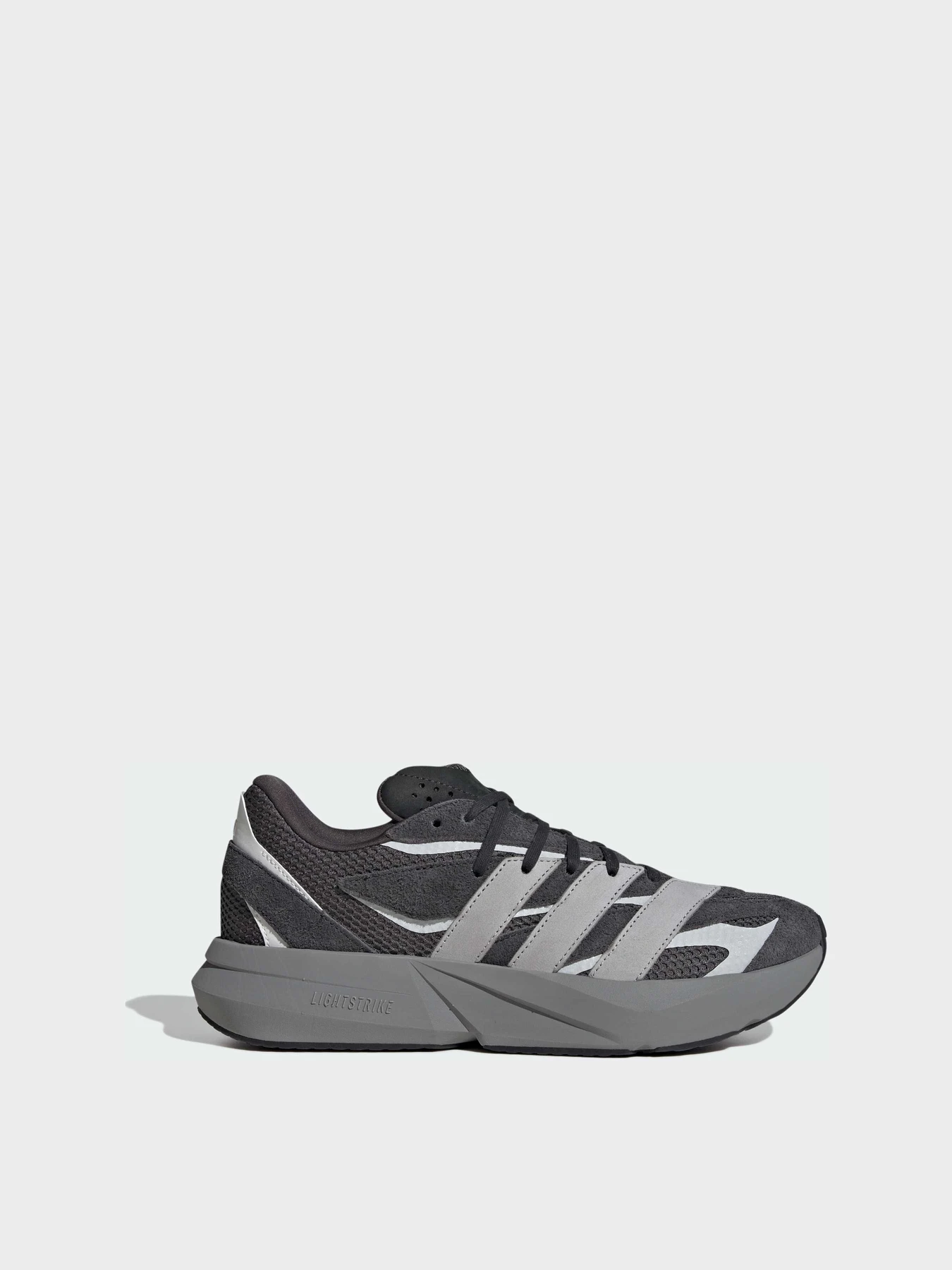 Кроссовки Adidas модель JQ9972 Кроссовки Adidas модель JQ9972 Фото