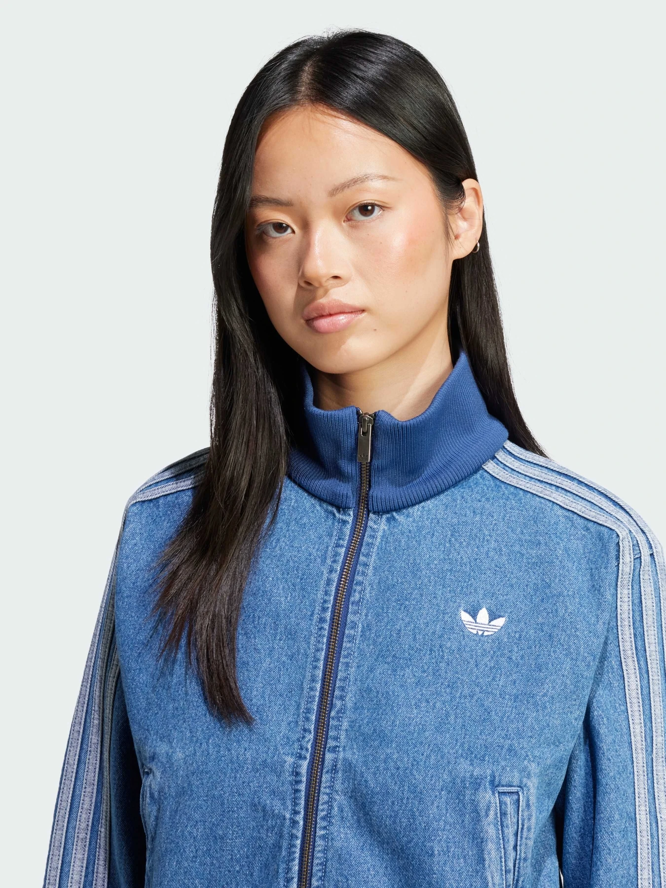 Куртки та дублянки Adidas Adicolor модель JD2570 Куртки та дублянки Adidas Adicolor модель JD2570 Фото
