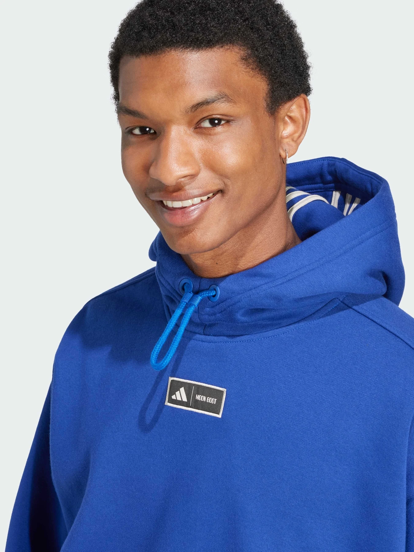 Худи и свитшоты Adidas модель IY8045 Фото