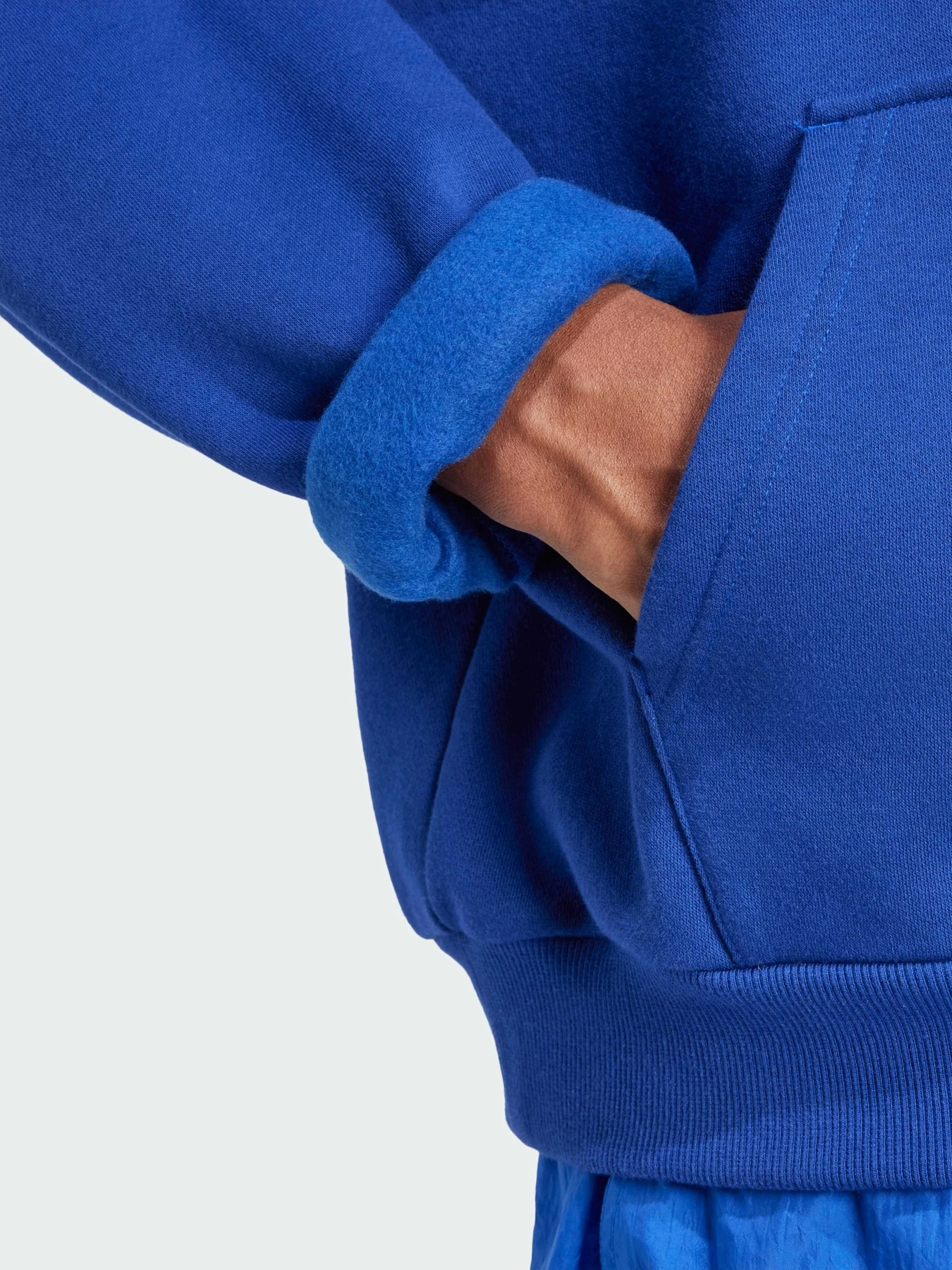 Худи и свитшоты Adidas модель IY8045 Фото