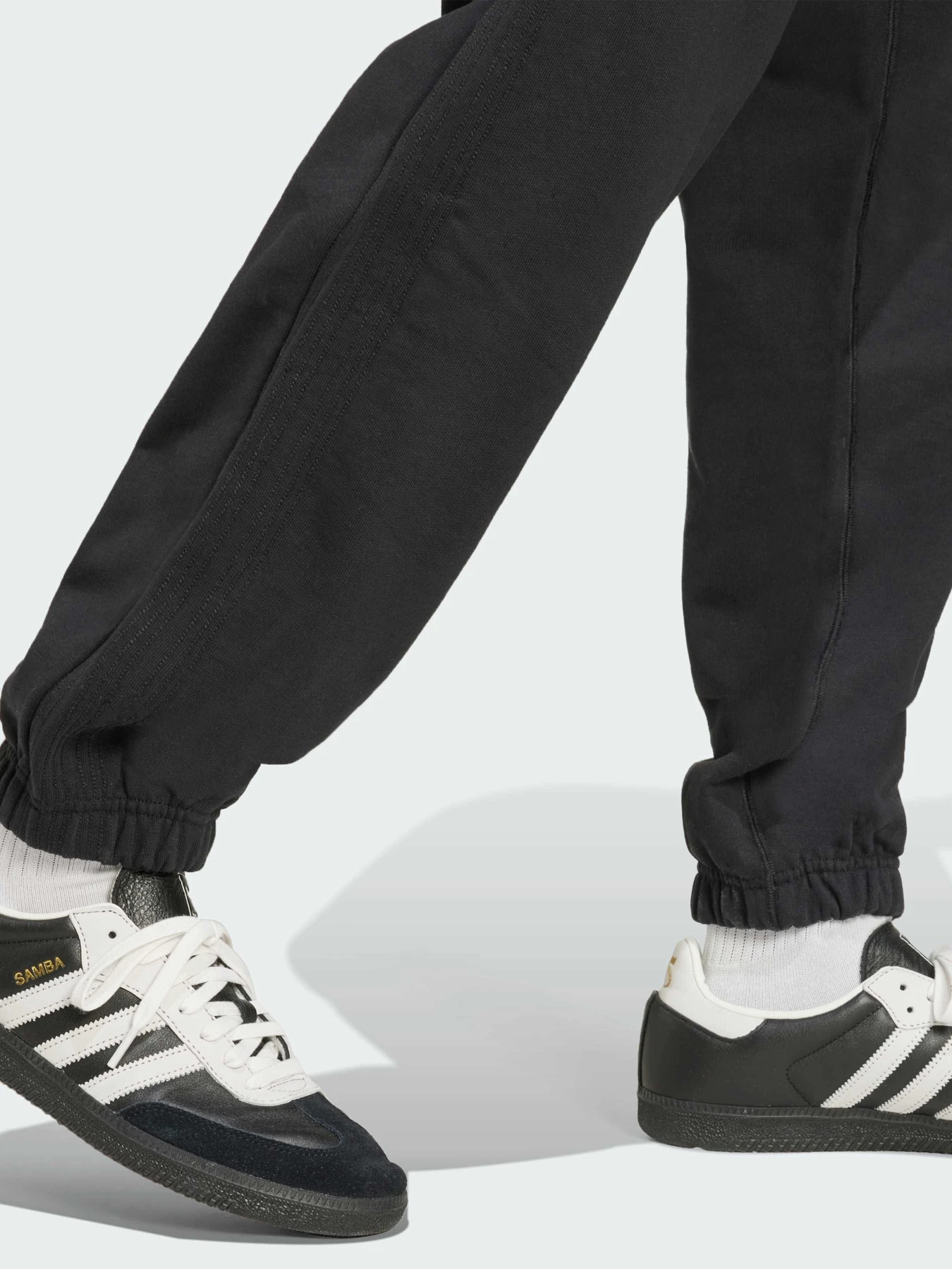 Брюки Adidas модель JC9575 Брюки Adidas модель JC9575 Фото