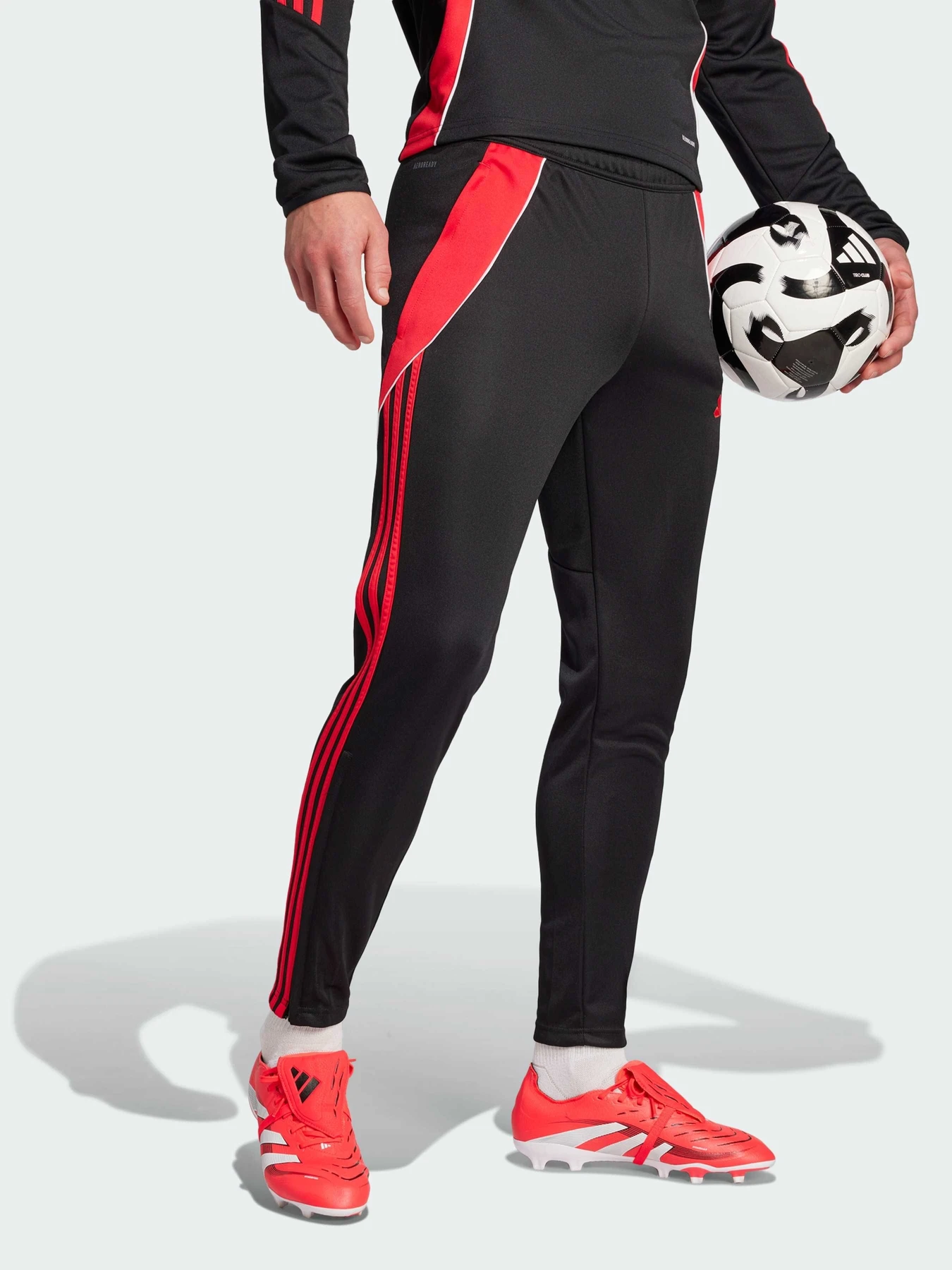 Брюки Adidas Tiro модель JP2489 Брюки Adidas Tiro модель JP2489 Фото
