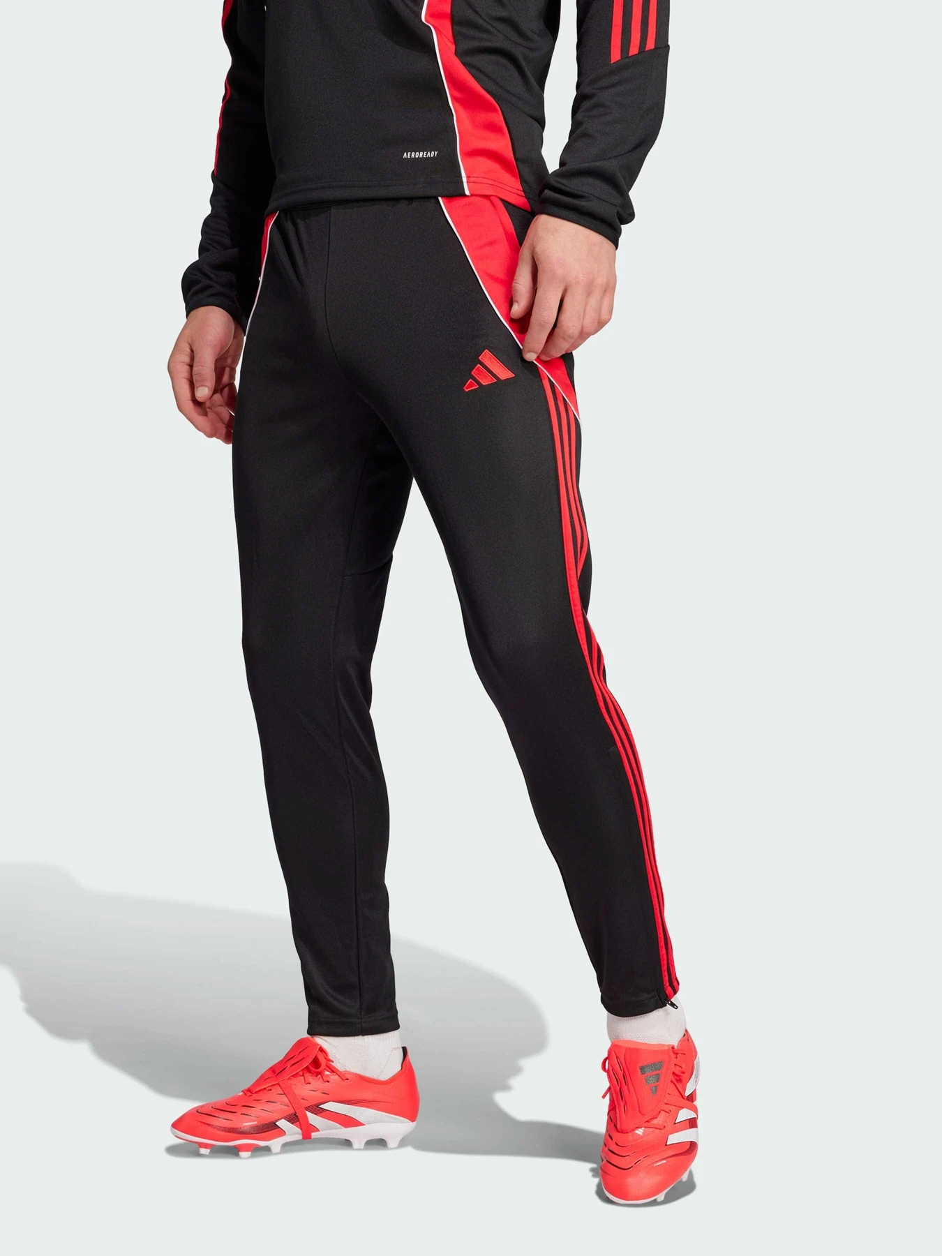 Брюки Adidas Tiro модель JP2489 Брюки Adidas Tiro модель JP2489 Фото