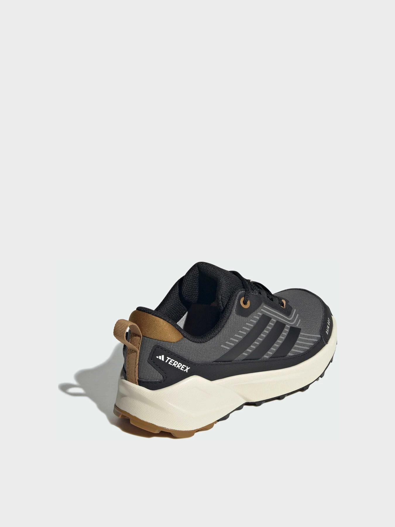 Кроссовки Adidas модель IH2883 Кроссовки Adidas модель IH2883 Фото