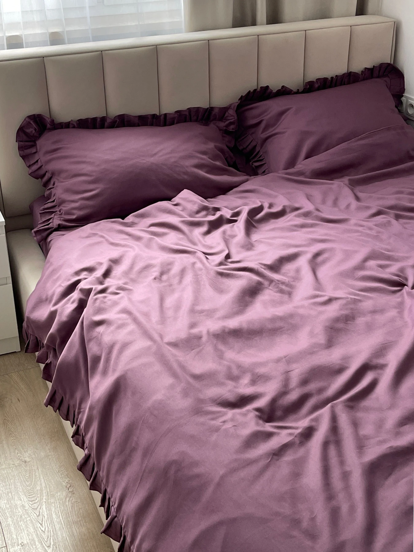 Комплект постільної білизни з рюшами слива Cozy модель 11140720 Фото