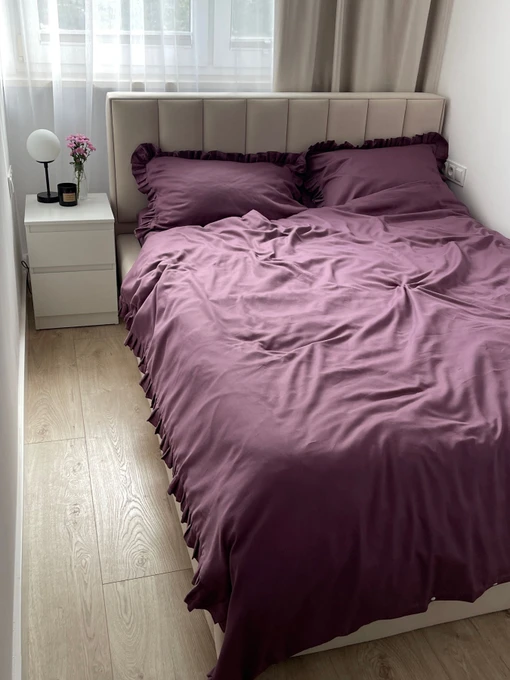 Комплект постільної білизни з рюшами слива Cozy модель 11140720 Фото