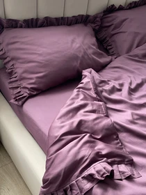 Комплект постільної білизни з рюшами слива Cozy модель 11140720 Фото