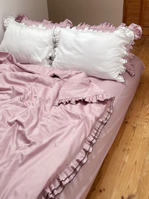 Наволочка з рюшами молочна з чорним кантом Cozy модель 11504557 Фото