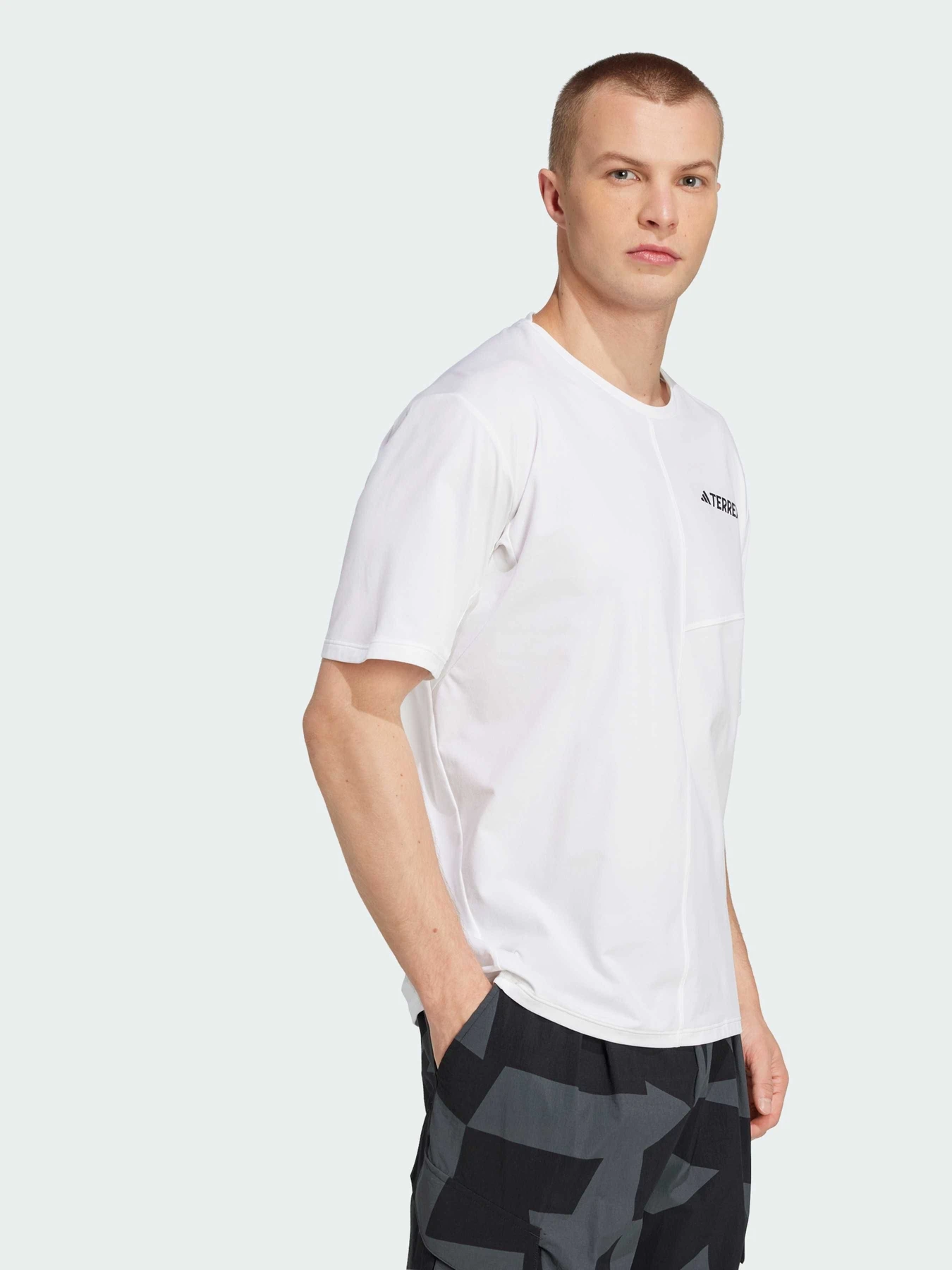 Футболки и поло Adidas модель JE0391 Футболки и поло Adidas модель JE0391 Фото