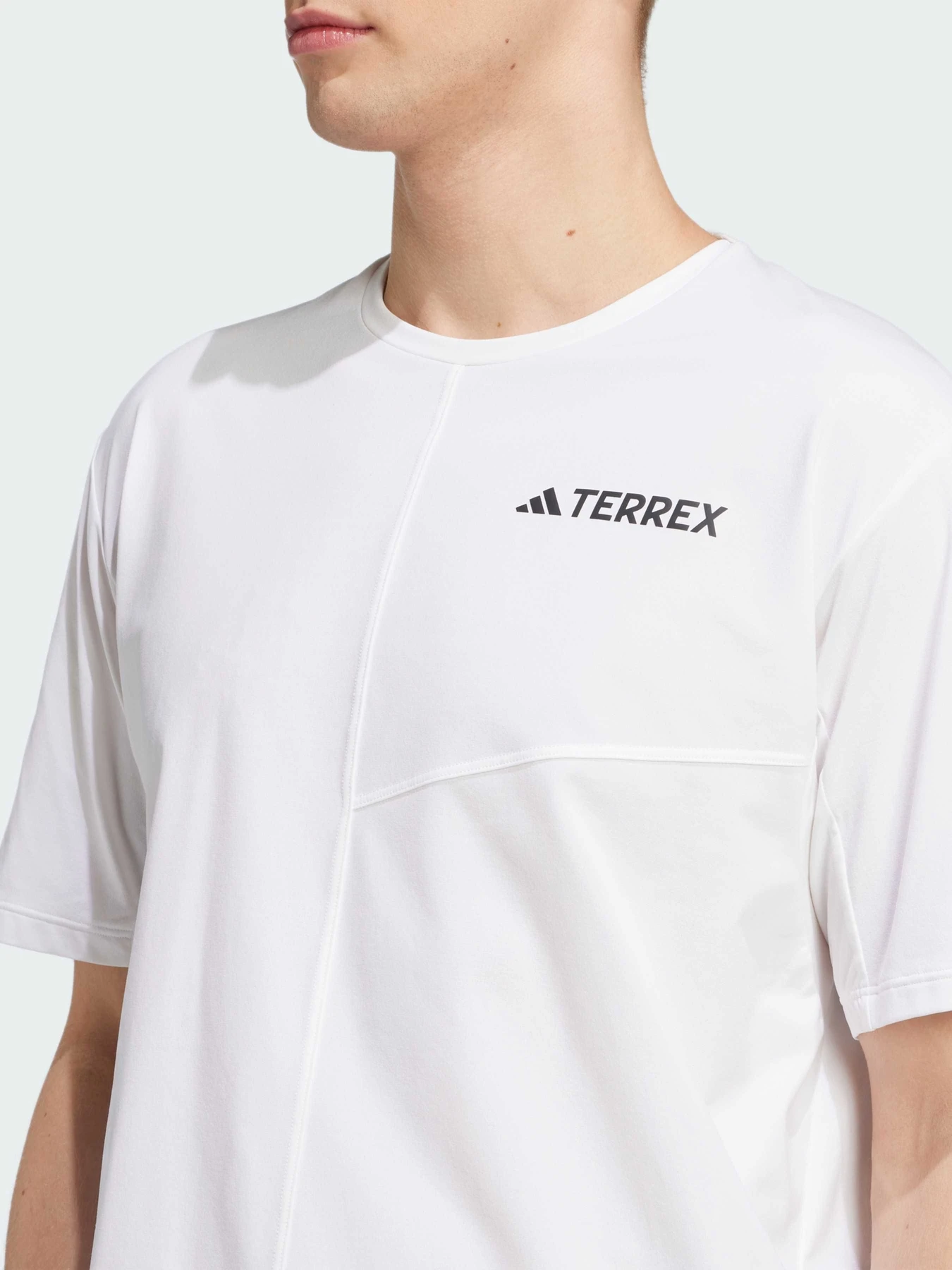 Футболки и поло Adidas модель JE0391 Футболки и поло Adidas модель JE0391 Фото