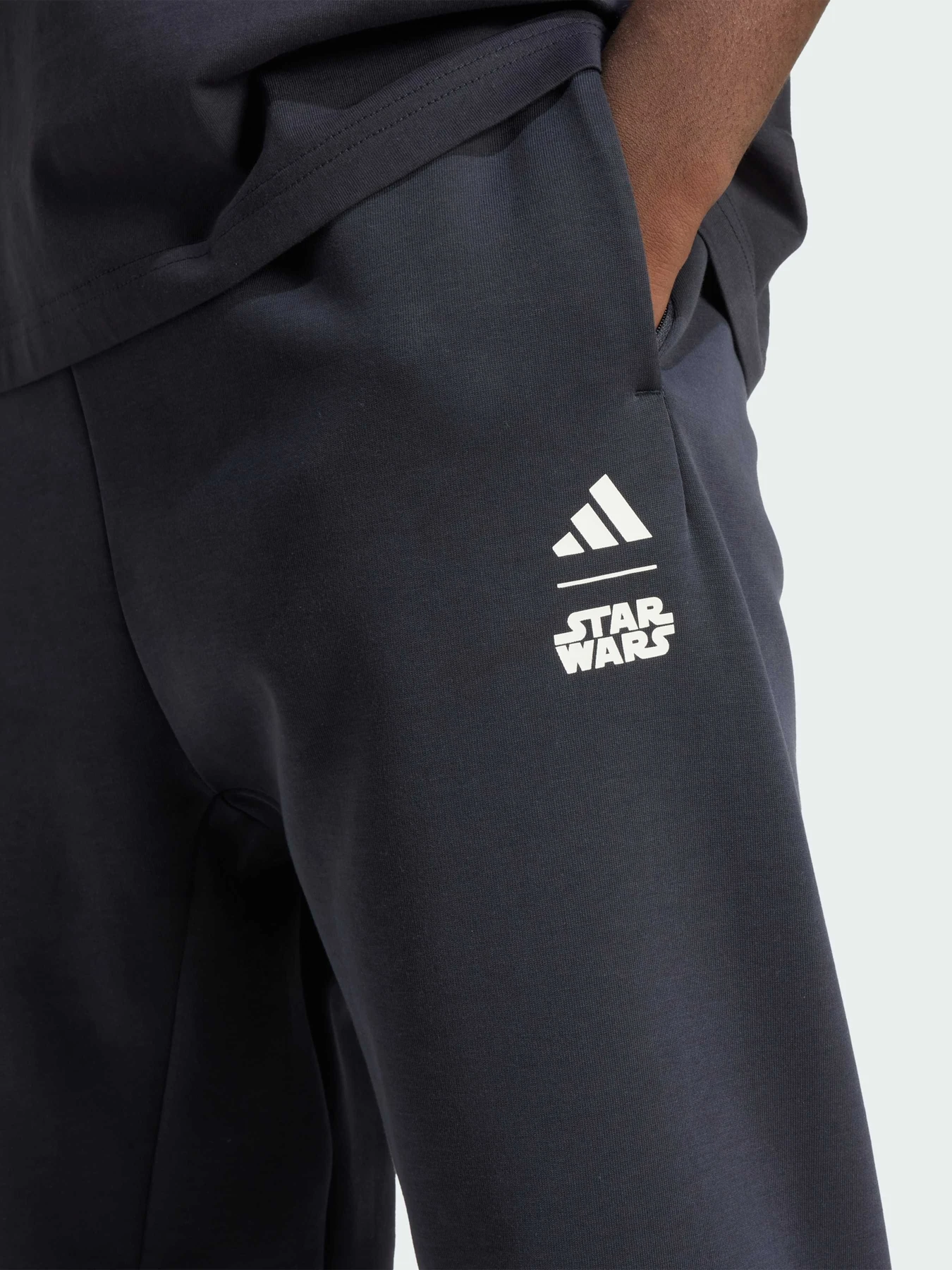 Брюки Adidas x Disney модель JI5724 Брюки Adidas x Disney модель JI5724 Фото