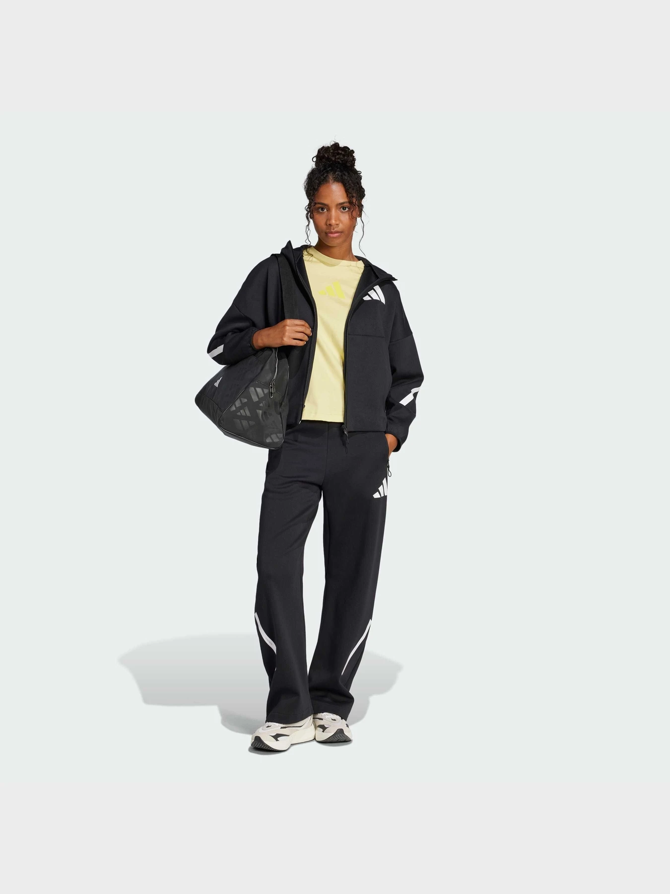 Худи и свитшоты Adidas ZNE модель JC5392 Худи и свитшоты Adidas ZNE модель JC5392 Фото