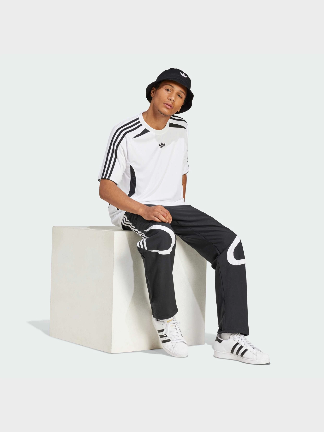 Брюки Adidas Adicolor модель JC6228 Фото