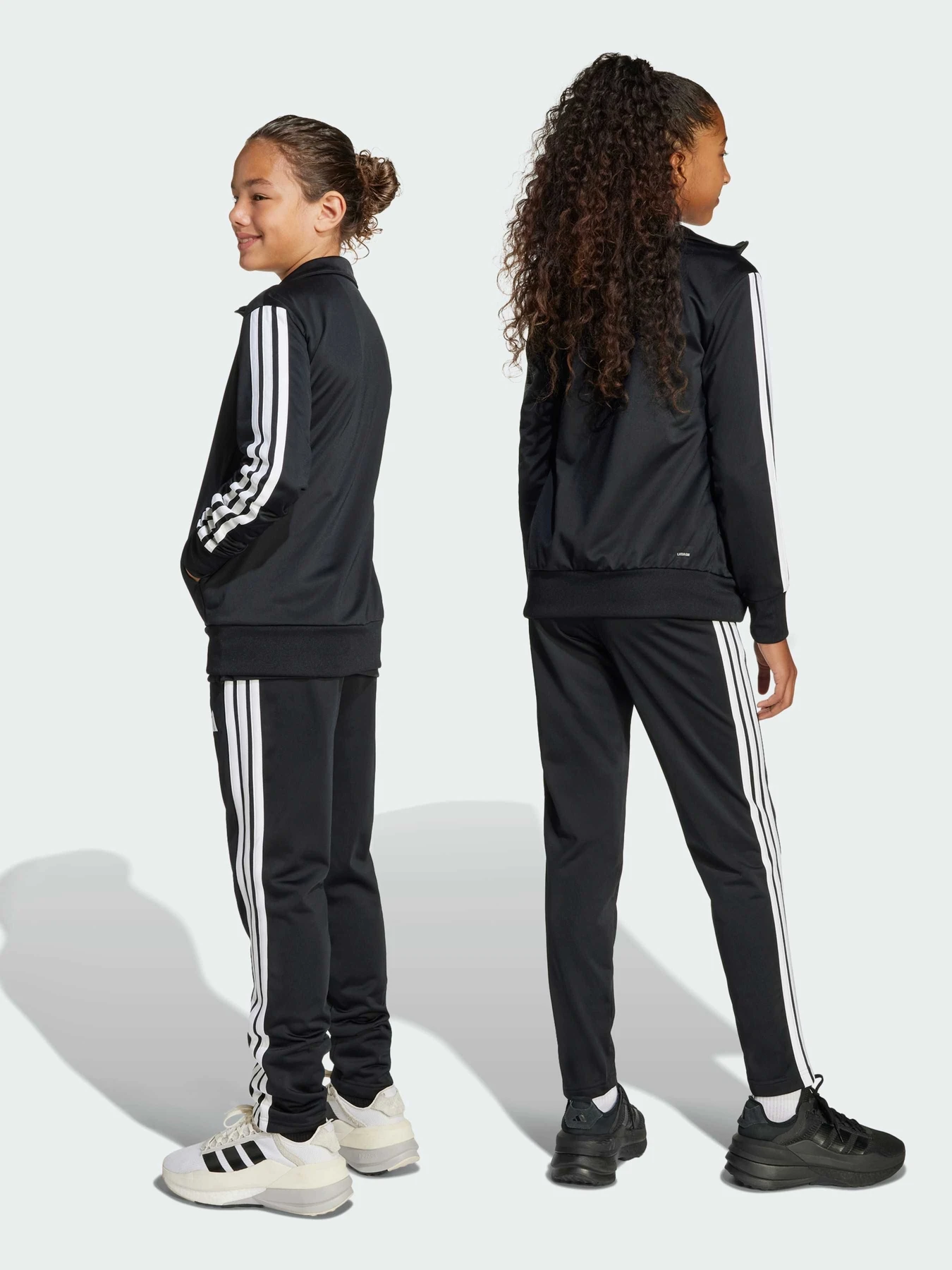 Костюмы Adidas модель JD6502 Костюмы Adidas модель JD6502 Фото