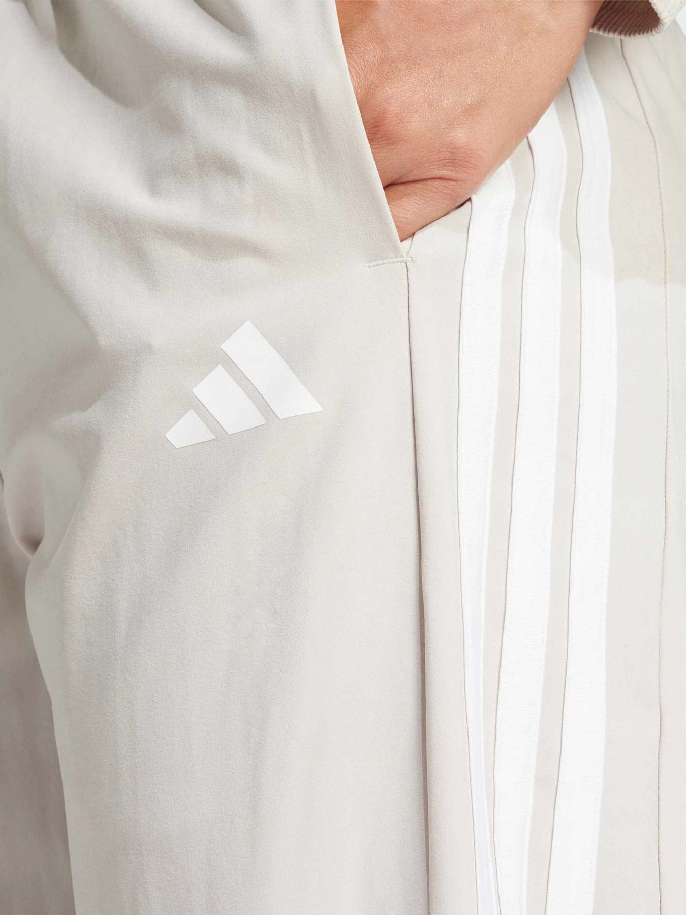 Брюки Adidas 3 Stripes модель JD6522 Брюки Adidas 3 Stripes модель JD6522 Фото
