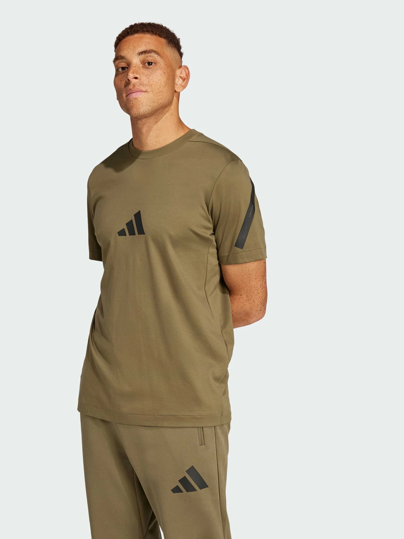 Футболки и поло Adidas ZNE модель JC7921 Футболки и поло Adidas ZNE модель JC7921 Фото