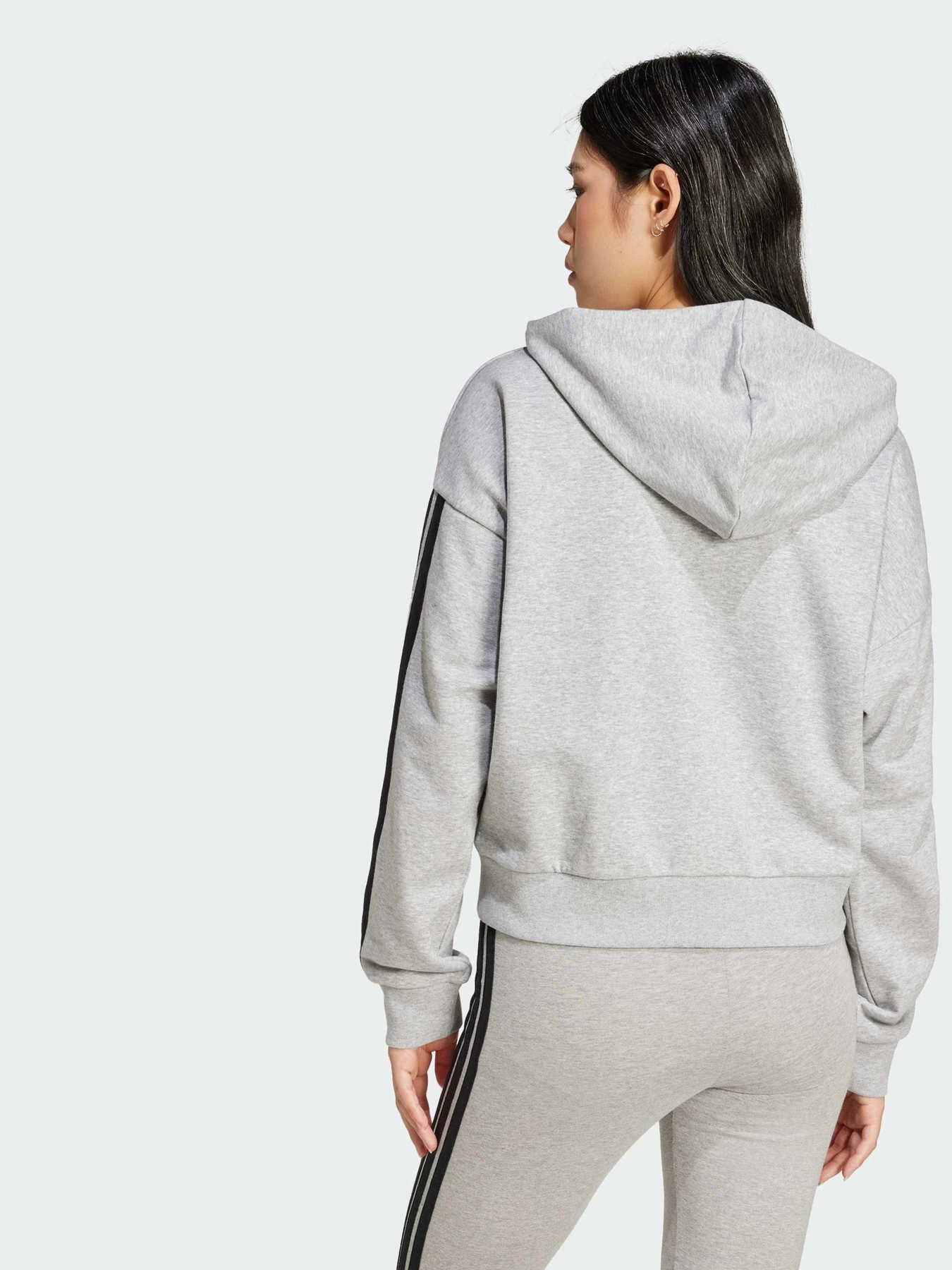 Худи и свитшоты Adidas модель JE0055 Худи и свитшоты Adidas модель JE0055 Фото