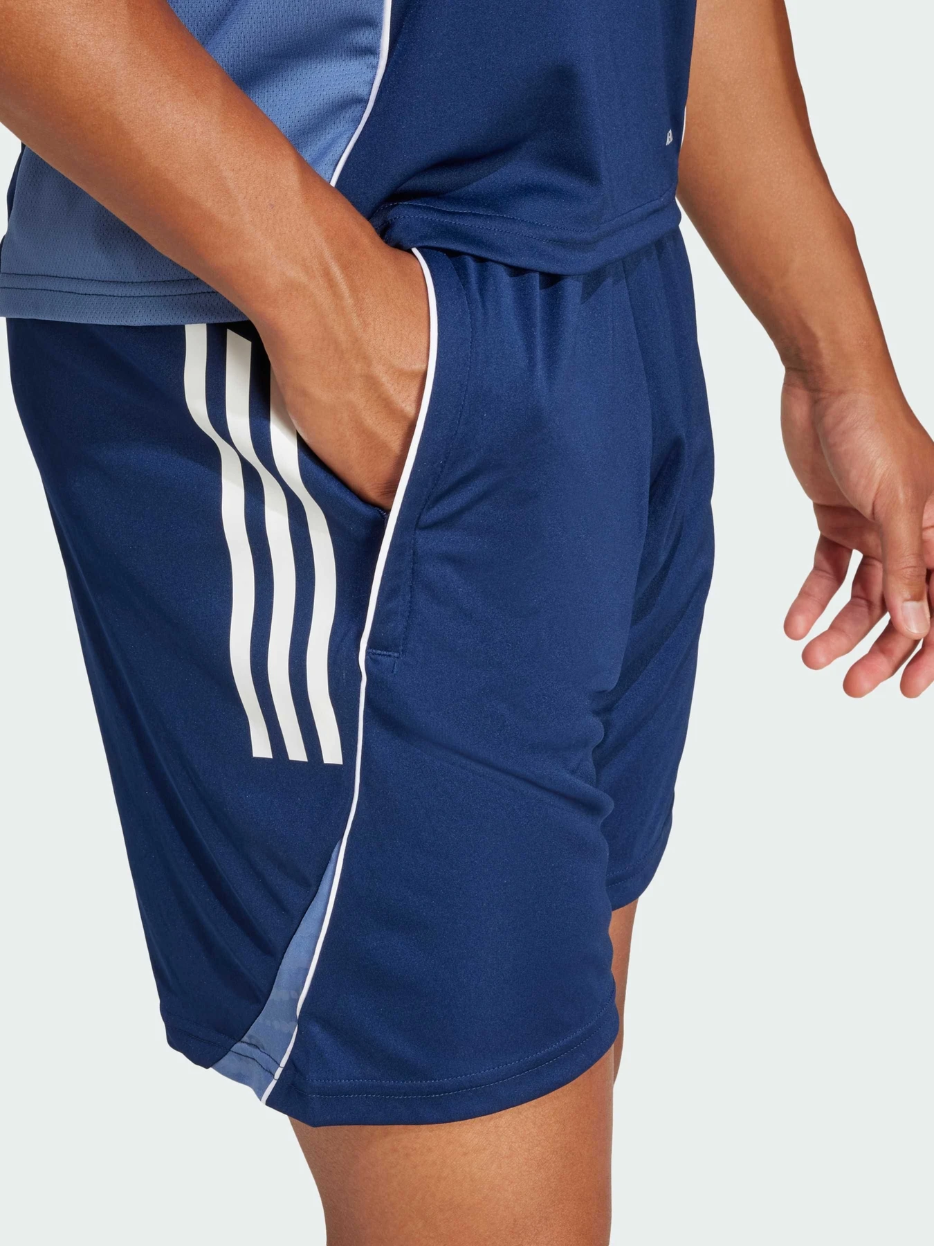 Шорты Adidas Tiro модель JI6552 Шорты Adidas Tiro модель JI6552 Фото