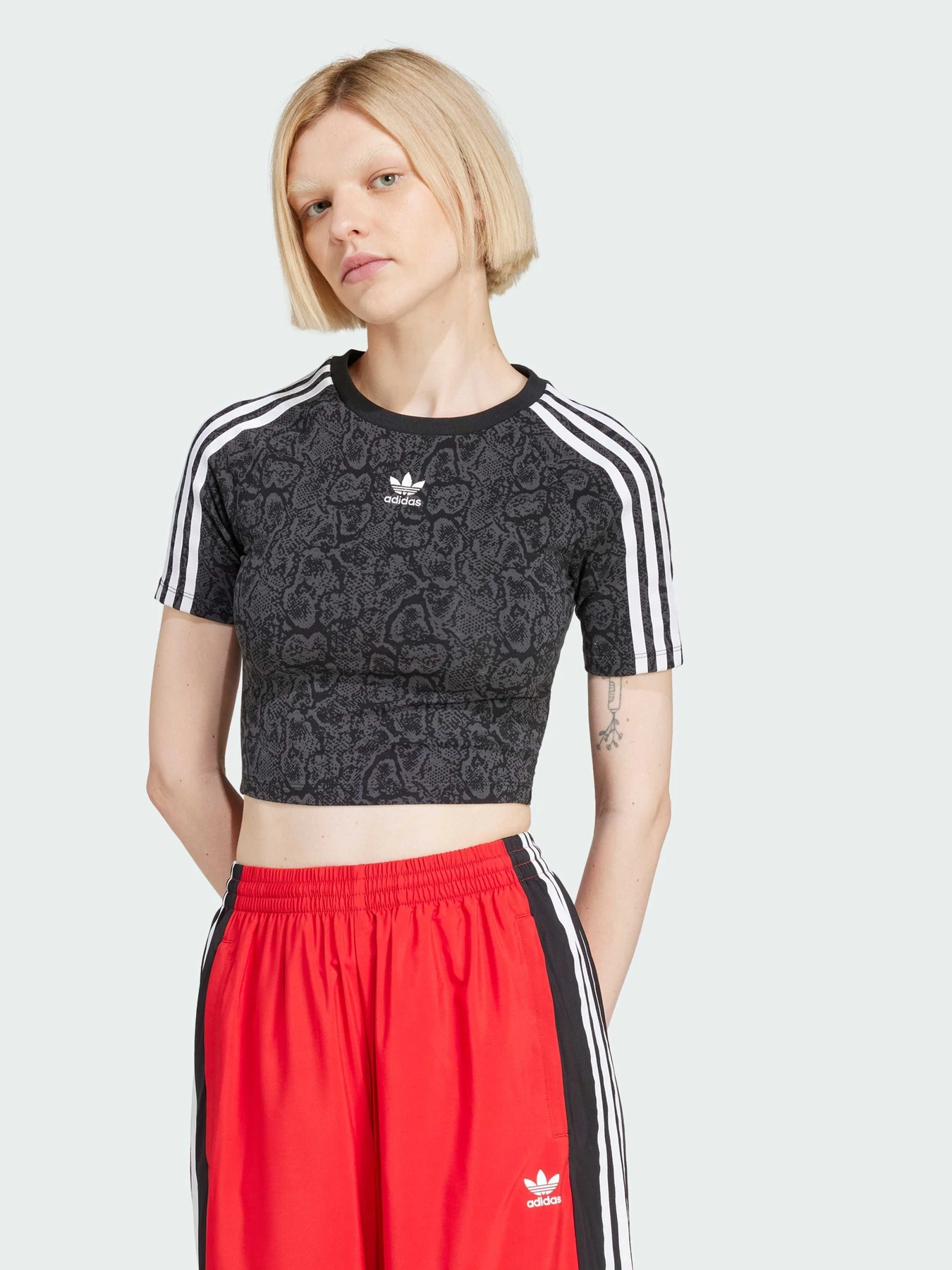 Футболки і поло Adidas Graphics модель JI8408 Фото