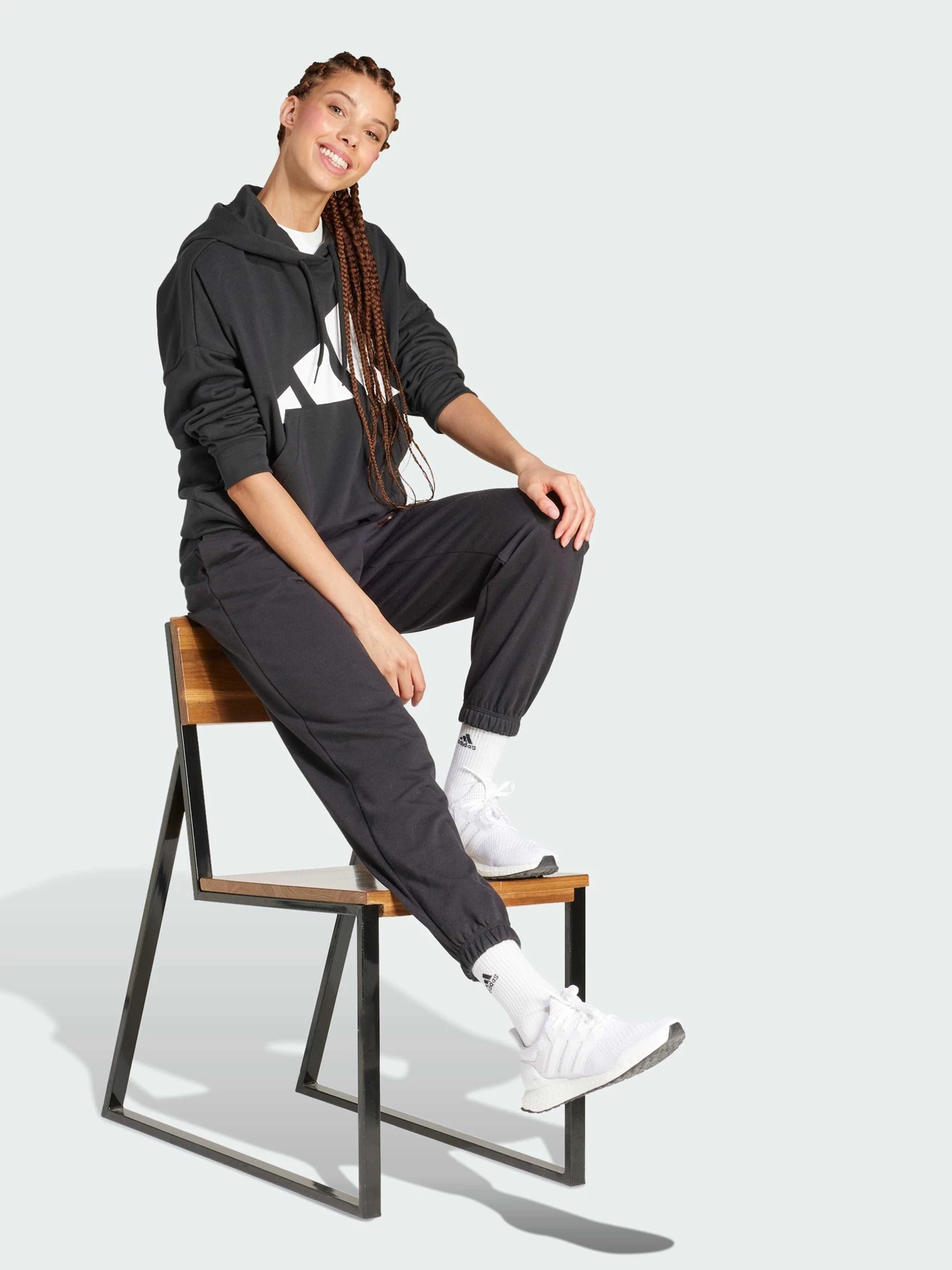 Худі та світшоти Adidas модель JN1845 Фото