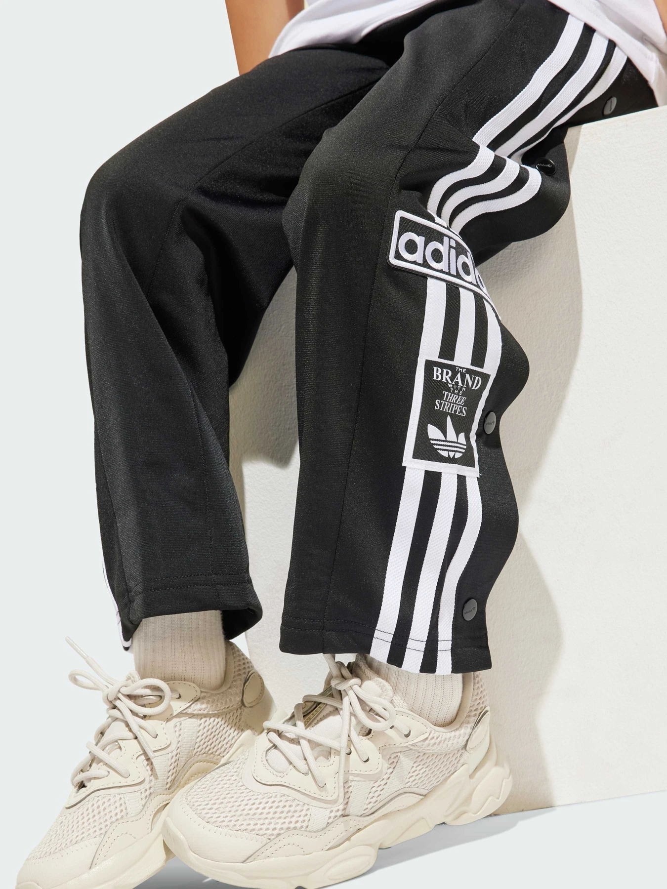 Костюмы Adidas Adicolor модель JC7872 Костюмы Adidas Adicolor модель JC7872 Фото