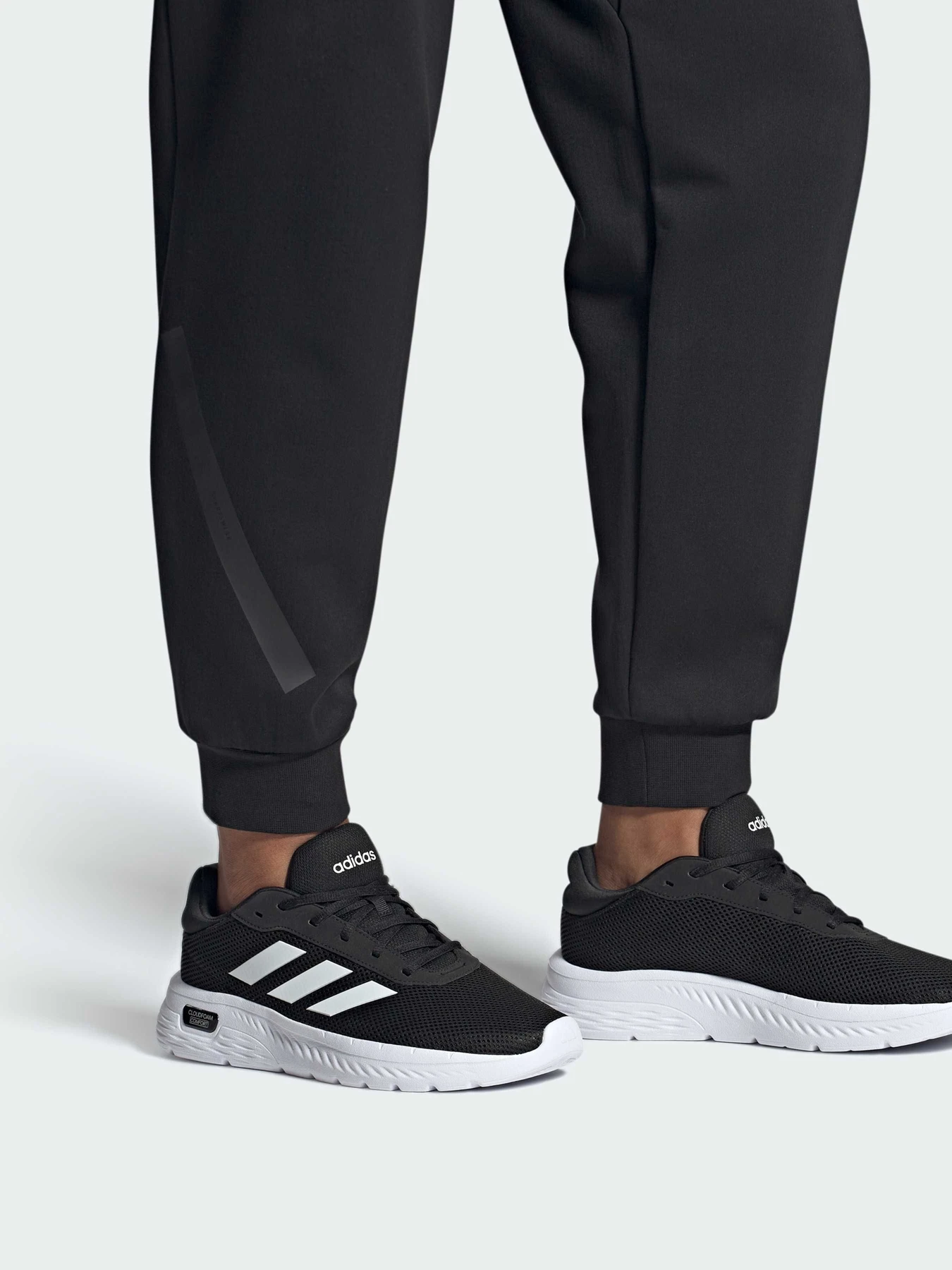 Кроссовки Adidas модель IH2973 Кроссовки Adidas модель IH2973 Фото