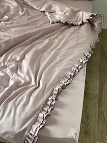 Підковдра з рюшами рожева з чорним кантом Cozy модель 11504560 Фото