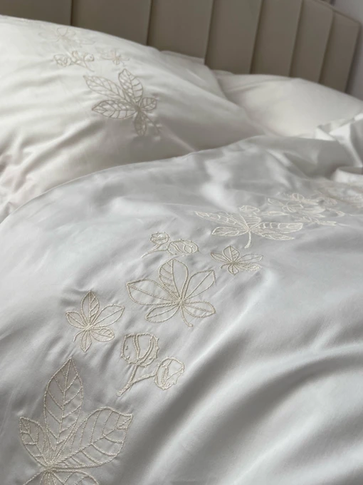 Підковдра молочна з вишитими каштанами Cozy модель 11165897 Фото