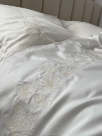 Підковдра молочна з вишитими каштанами Cozy модель 11165897 Фото