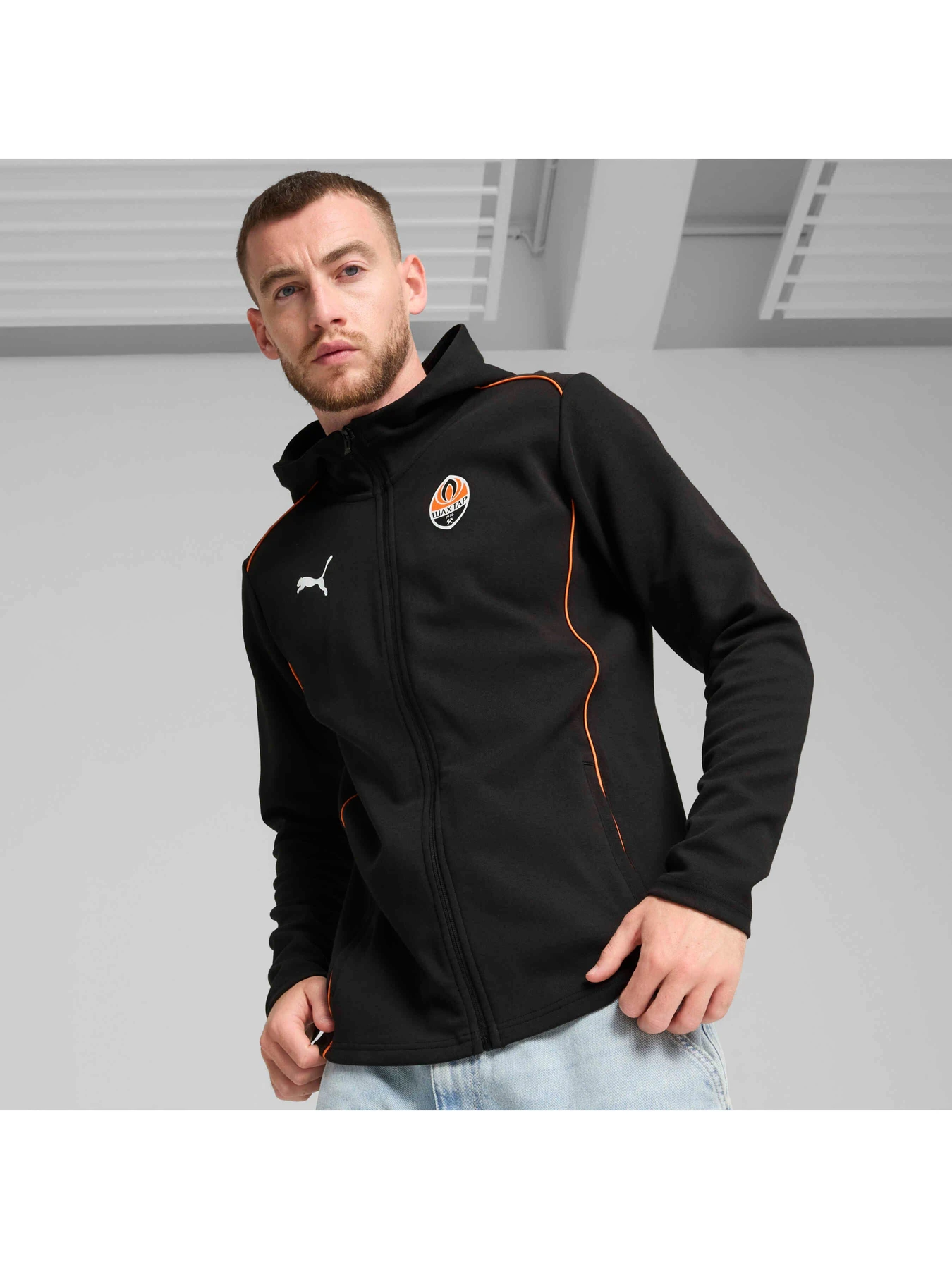 Куртки та дублянки PUMA Fcsd Casuals Hooded Jkt модель 777861 Куртки та дублянки PUMA Fcsd Casuals Hooded Jkt модель 777861 Фото