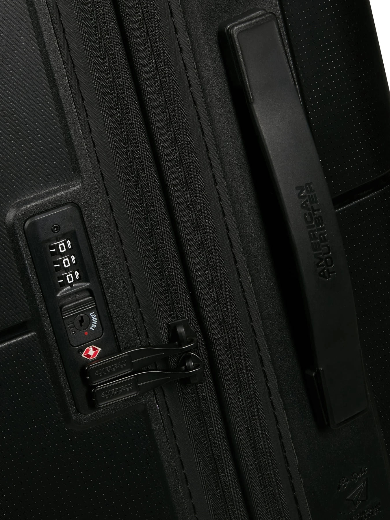 Дорожні сумки та валізи American Tourister модель MG519002 Фото